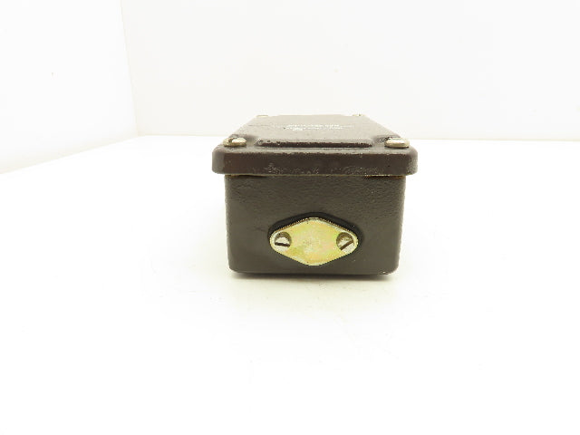 Schmersal MSP 452-11/11Y Rotating Spindle Limit Switch 250V 6A 3/8" Shaft