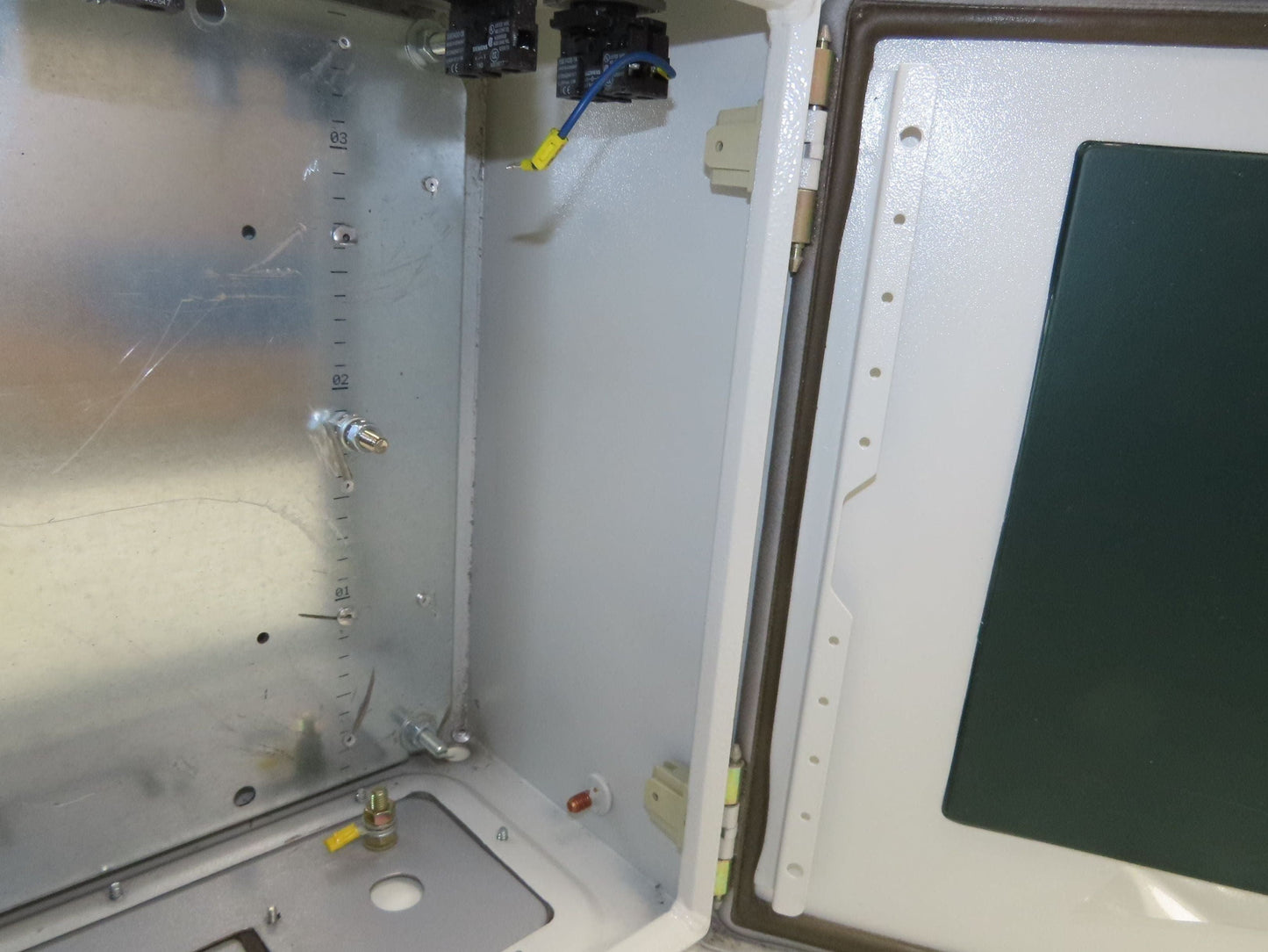 Rittal AE1039 Steel Electrical Enclosure with Backplate 380x600x200mm 15x24x8"