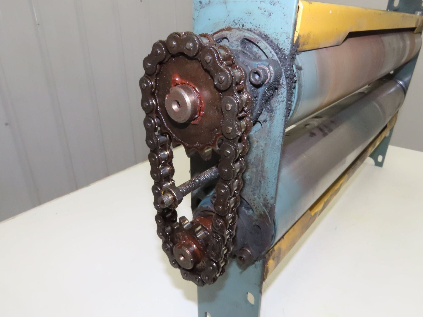 Hytrol 30" Belt Conveyor Flat to Incline Feeder Transition Pulley Chain Drive