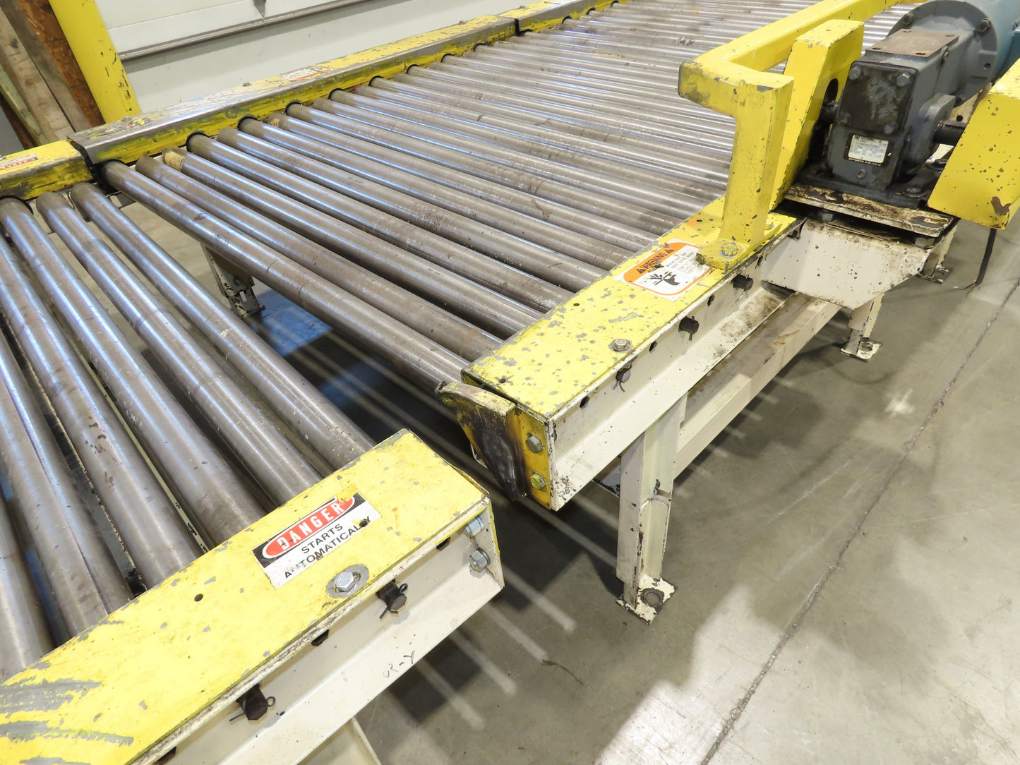54" Pallet Conveyor 2.5" Roller 1Hp 460V Chain Drive 60 FPM 20' Length
