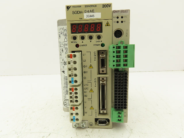 Yaskawa SGDH-04AE Servo Drive Servopack 200-230VAC 5.5A O.54HP 3PH Ser.D2