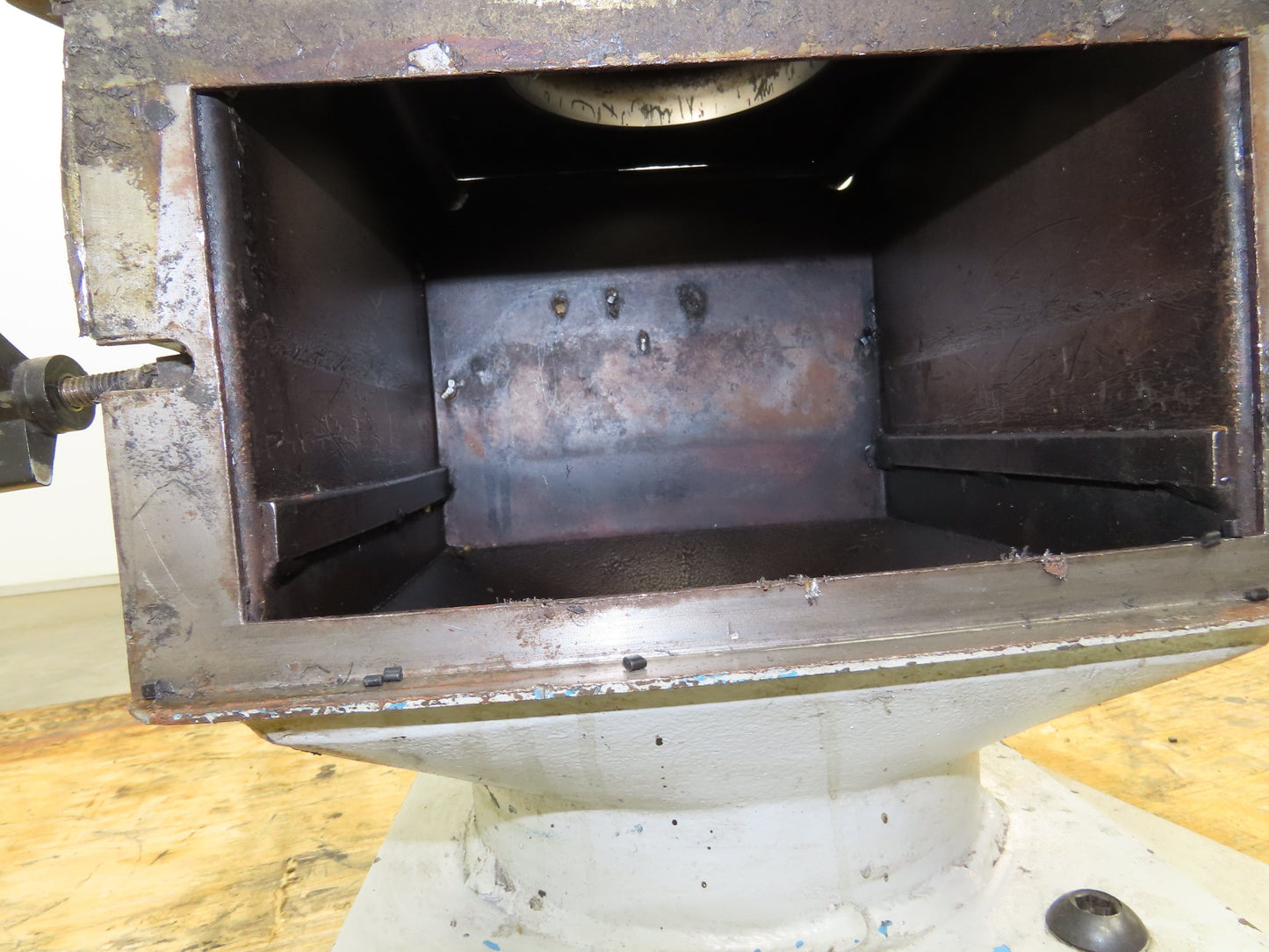 21"x 26" Steel Gravity Bin Dry Bulk Receiver Hopper Magnetic Cartridge Grate