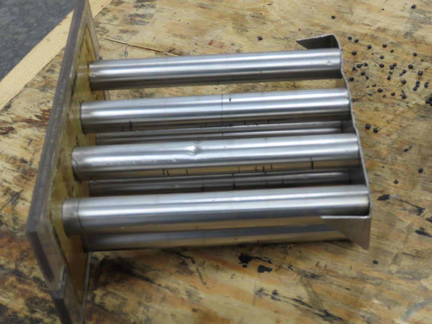 21"x 26" Steel Gravity Bin Dry Bulk Receiver Hopper Magnetic Cartridge Grate