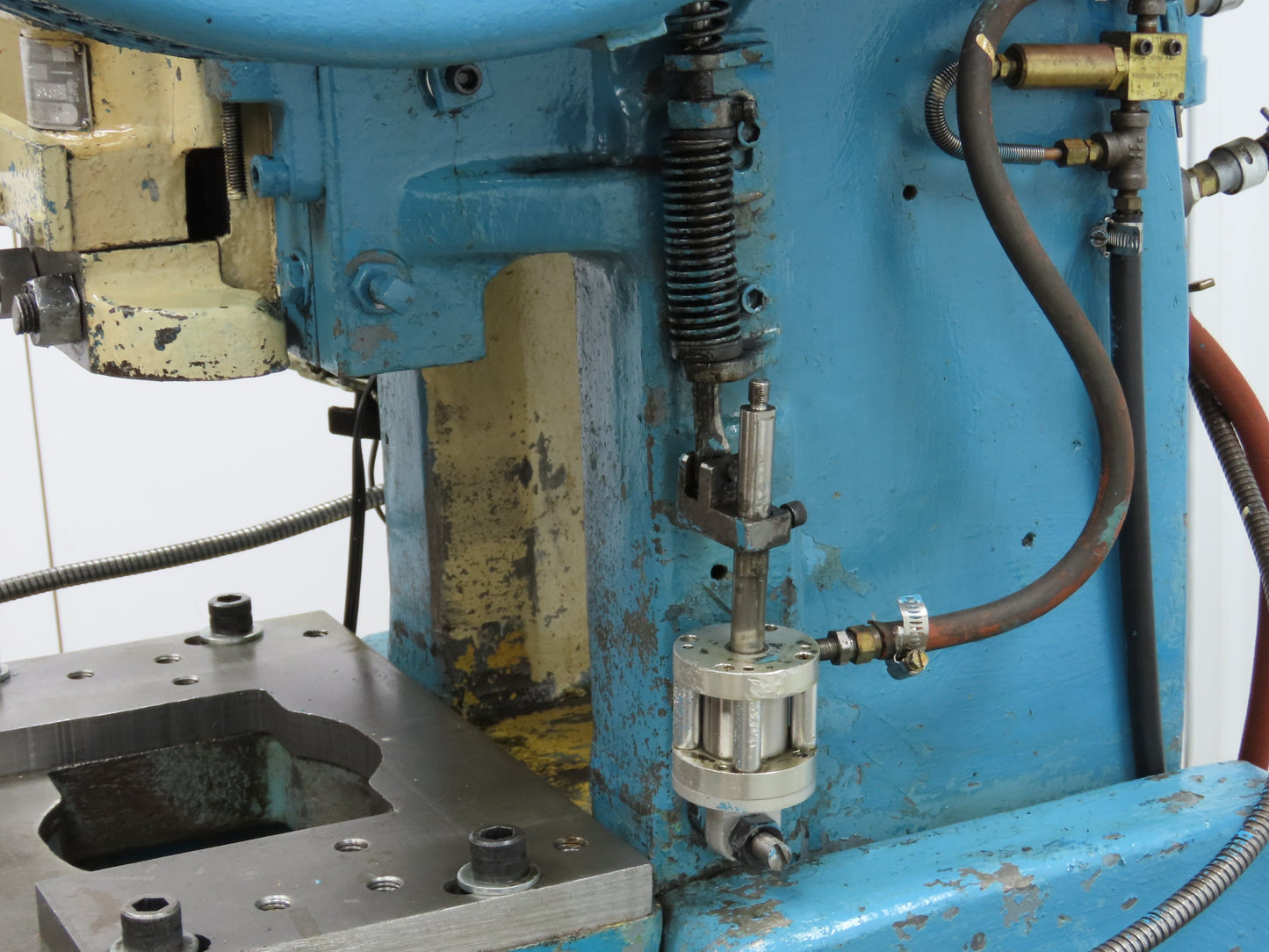 L&J No 18 Mechanical OBI Punch Press 18 Ton 2" Stroke 6" Throat 1.5Hp 3Ph