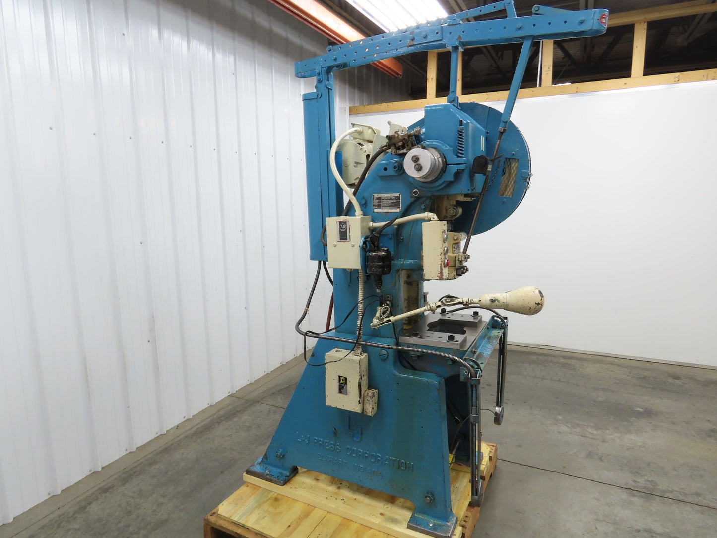 L&J No 18 Mechanical OBI Punch Press 18 Ton 2" Stroke 6" Throat 1.5Hp 3Ph