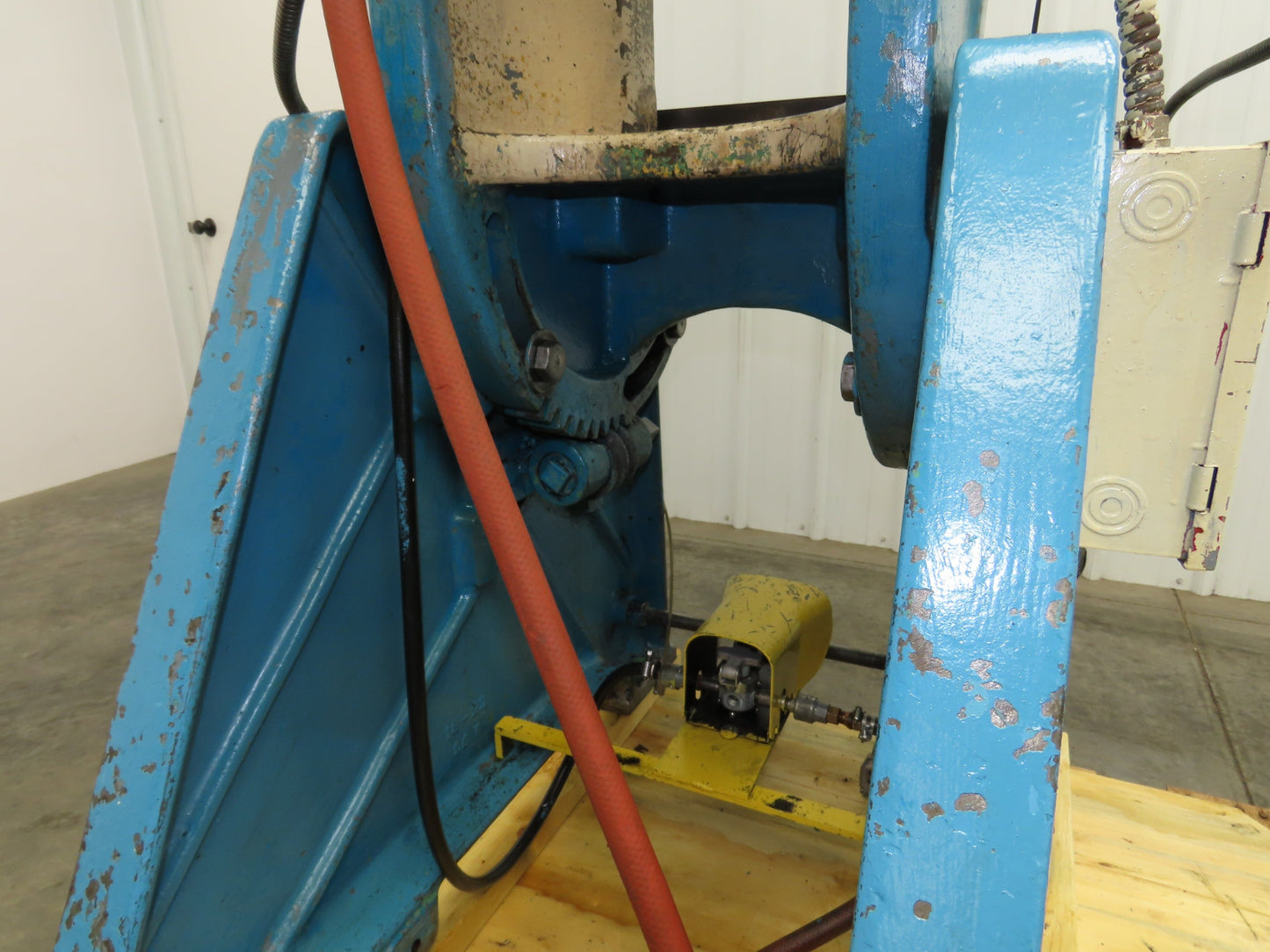 L&J No 18 Mechanical OBI Punch Press 18 Ton 2" Stroke 6" Throat 1.5Hp 3Ph