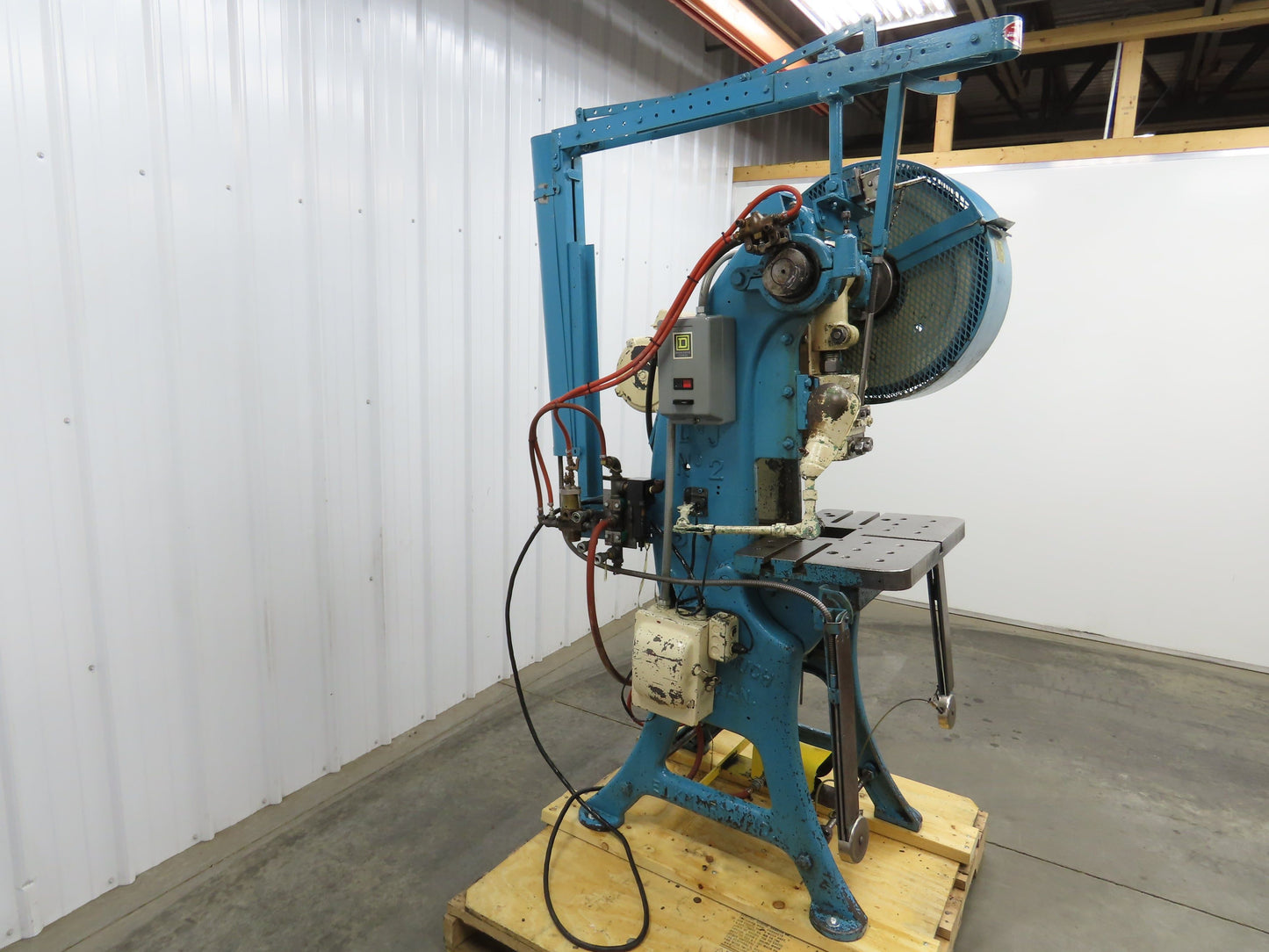 L&J No 2 Mechanical OBI Punch Press 18 Ton 2" Stroke 5-1/2" Throat 1.5Hp 3Ph