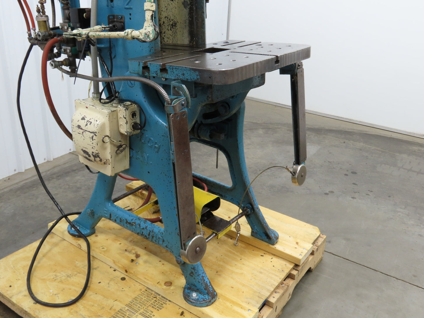 L&J No 2 Mechanical OBI Punch Press 18 Ton 2" Stroke 5-1/2" Throat 1.5Hp 3Ph