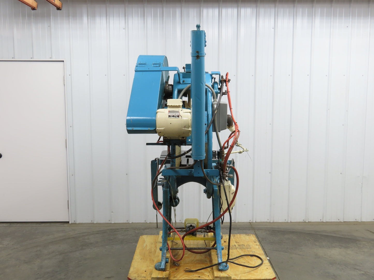 L&J No 2 Mechanical OBI Punch Press 18 Ton 2" Stroke 5-1/2" Throat 1.5Hp 3Ph