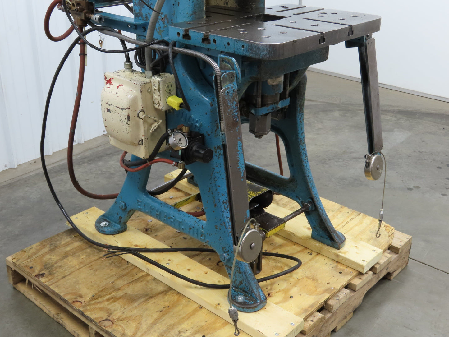 L&J No 2 Mechanical OBI Punch Press 18 Ton 2" Stroke 5-1/2" Throat 1Hp Varidrive