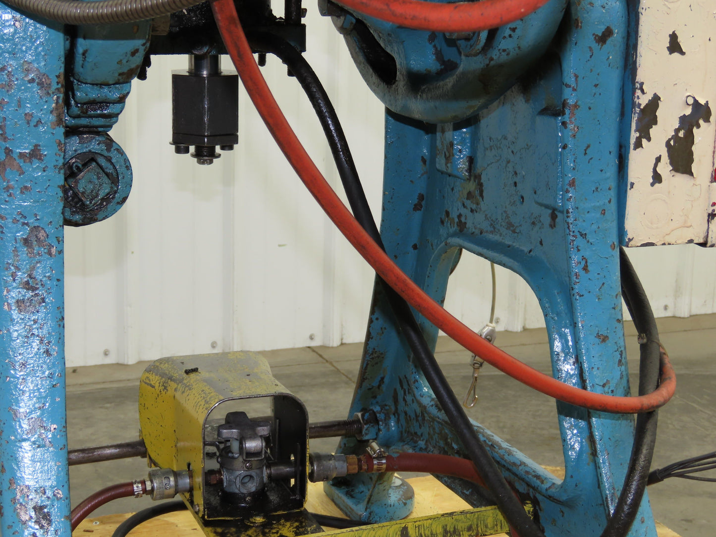 L&J No 2 Mechanical OBI Punch Press 18 Ton 2" Stroke 5-1/2" Throat 1Hp Varidrive