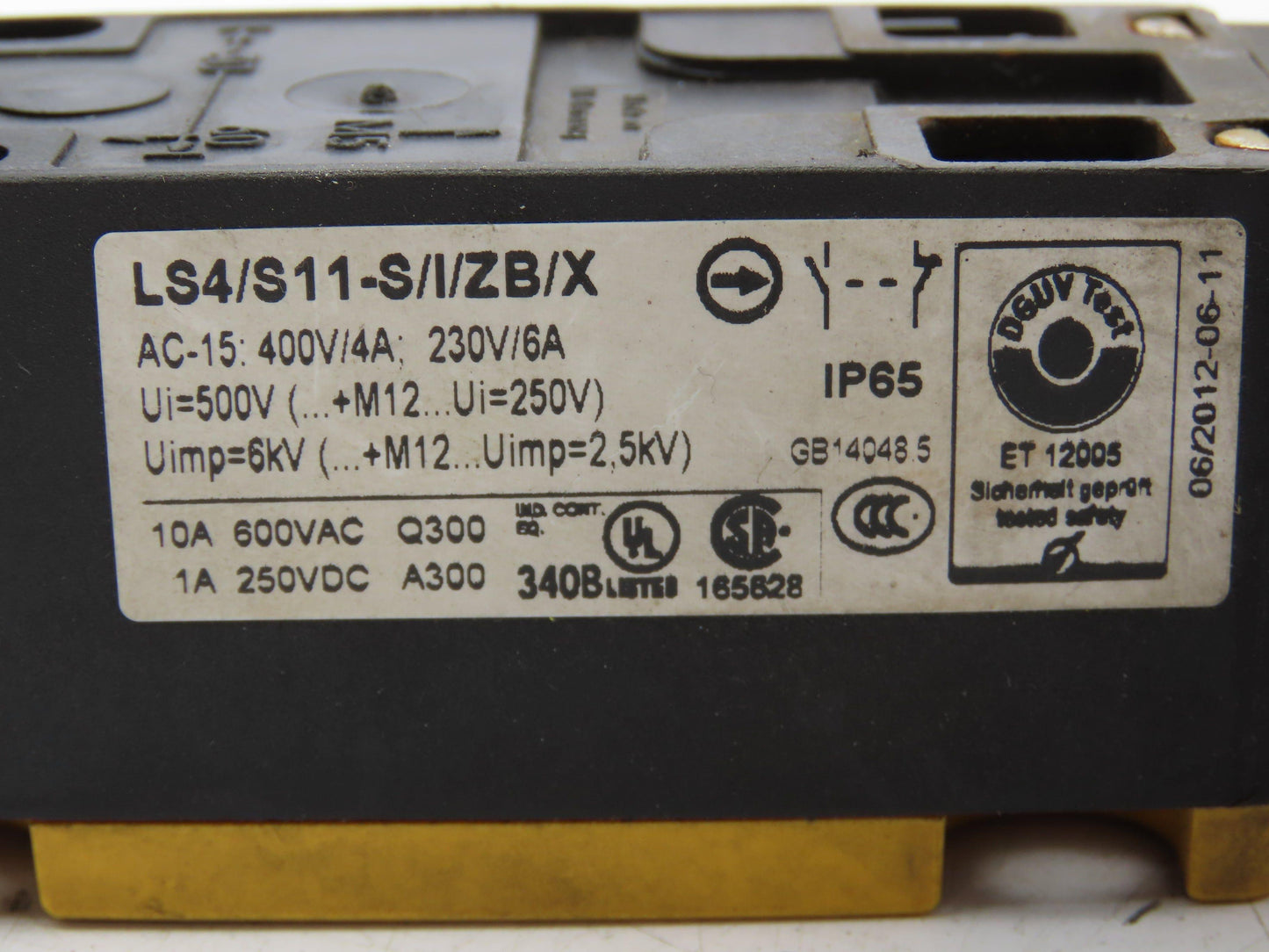 Eaton LS4/S11-S/I/ZB/X Safety Position Switch Snap Action Interlock 1NO 1NC