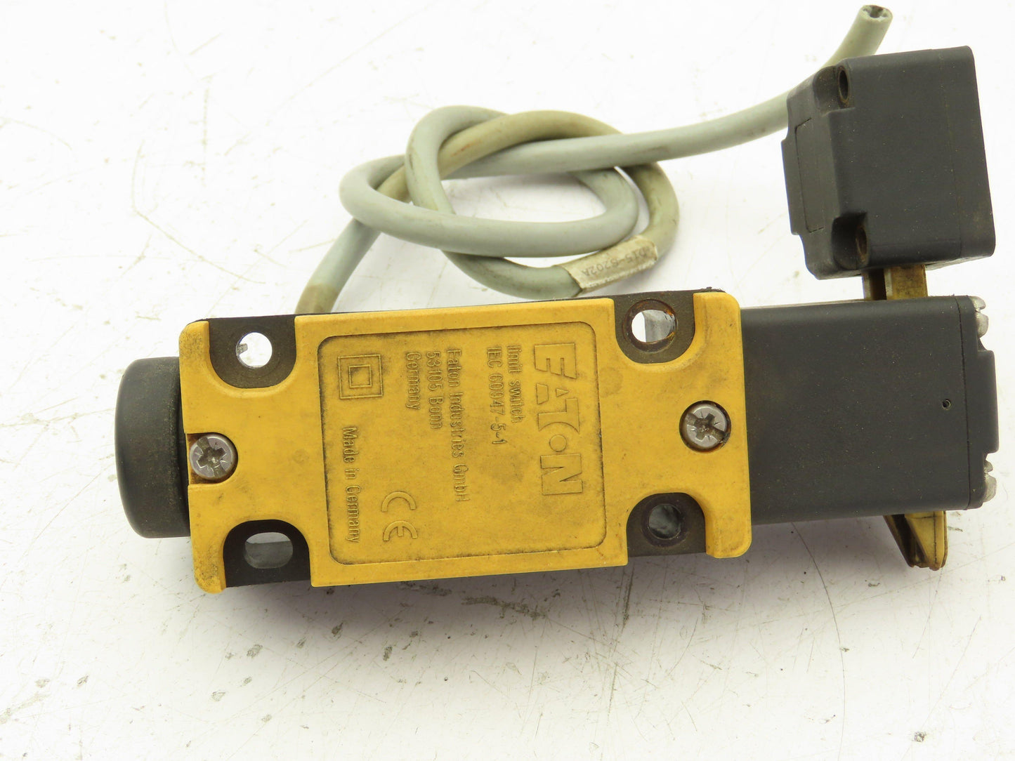Eaton LS4/S11-S/I/ZB/X Safety Position Switch Snap Action Interlock 1NO 1NC