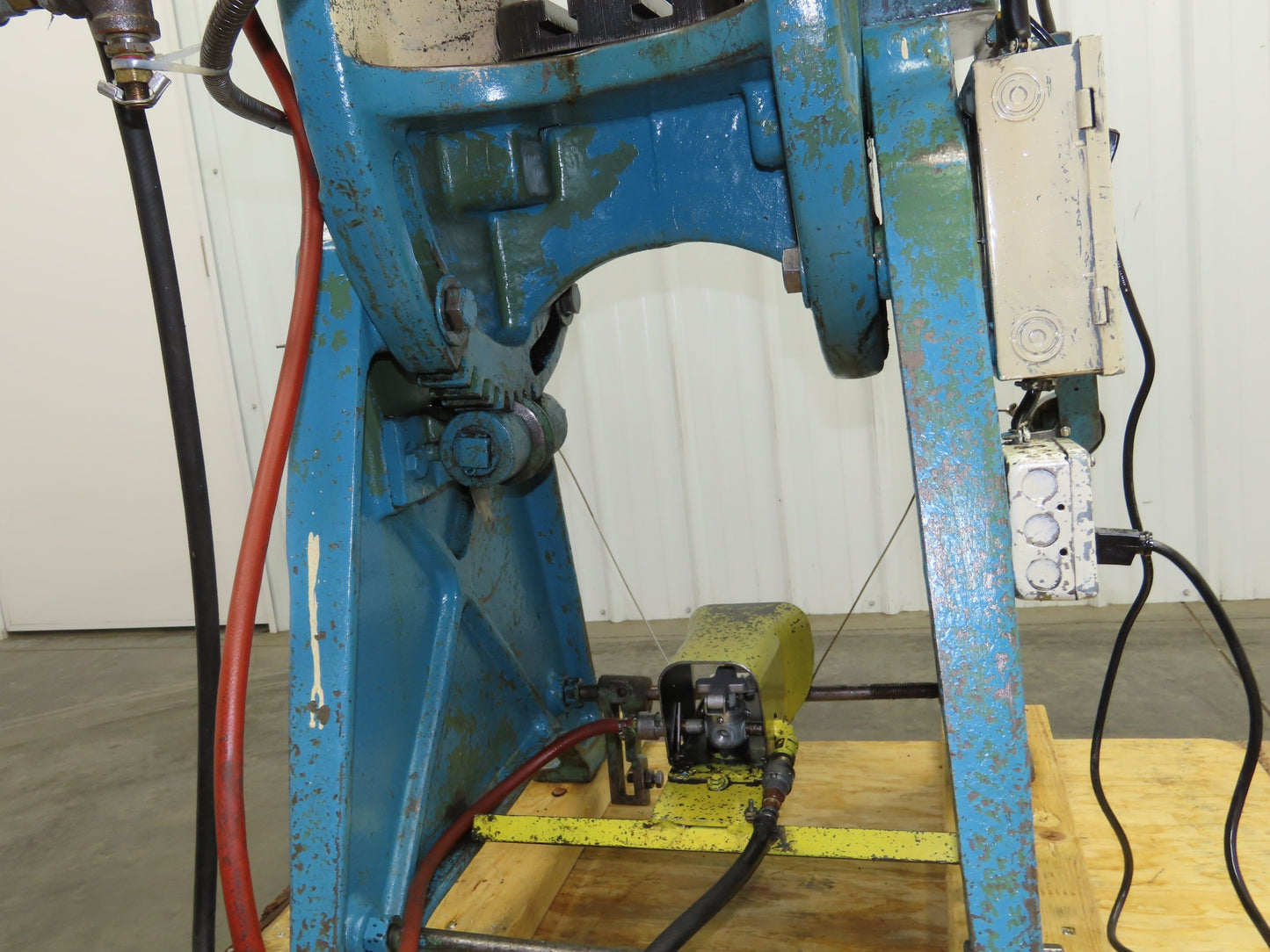 L&J No 18 Mechanical OBI Punch Press 18 Ton 2" Stroke 6" Throat 1.5Hp 3Ph