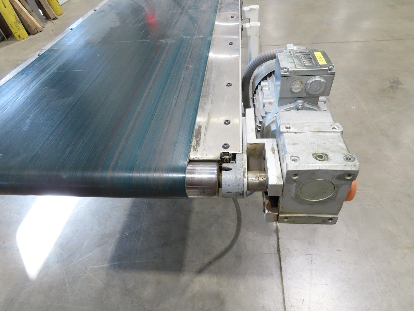 Gammerler 28"x8' 5" Slider Bed Conveyor 22" Flat Belt 125 FPM 480V Low Profile