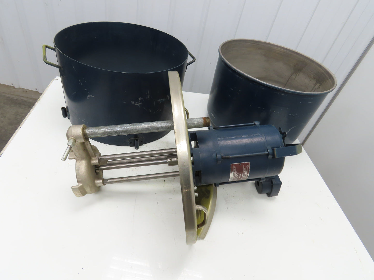 Graymills Superflo Vertical Centrifugal Pump 12 Gal Pail 1/2Hp 115V/230V 1PH