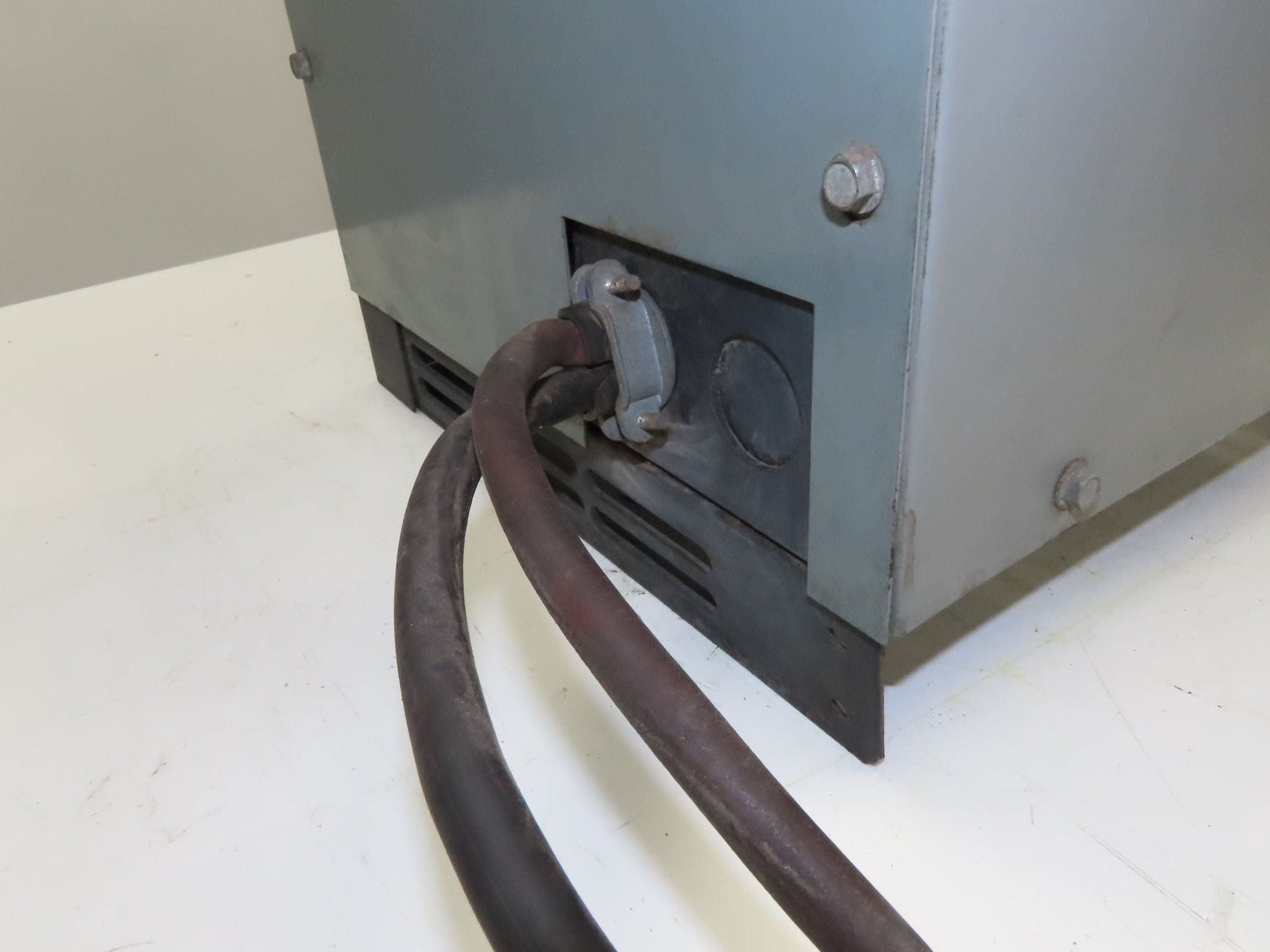 Hobart 450A1-6 Accu-Charge 12V Forklift Battery Charger 208/240/480V 1Ph 450Ah