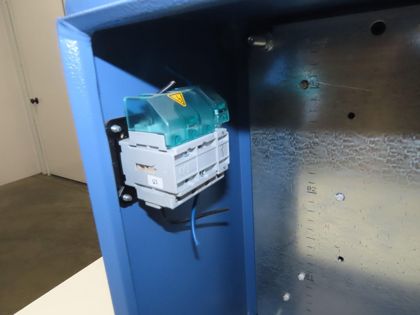 Rittal AE-1039500 Electrical Enclosure 380x600x200mm Wall Mount 14x24x8" NEMA 12