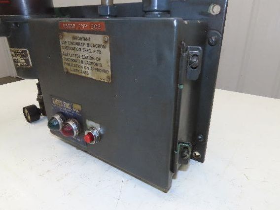 Lincoln 83668 Centro-Matic Pneumatic 20:1 Grease Pump Lubricator 4Lb Reservoir