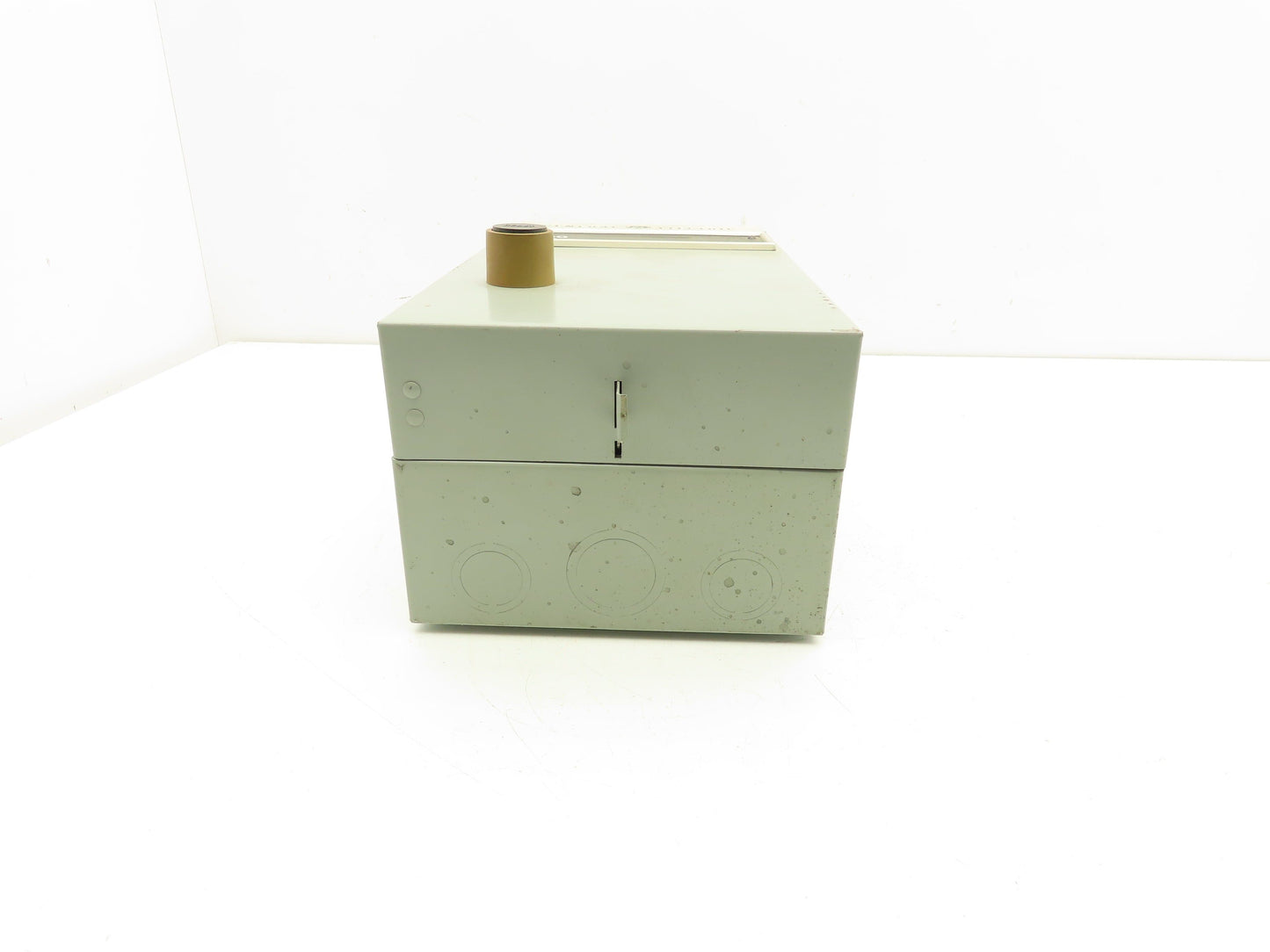 GE CR306A1 Magnetic Motor Starter 600V NEMA 00 Enclosure 3 Pole 9 Amp 120V Coil