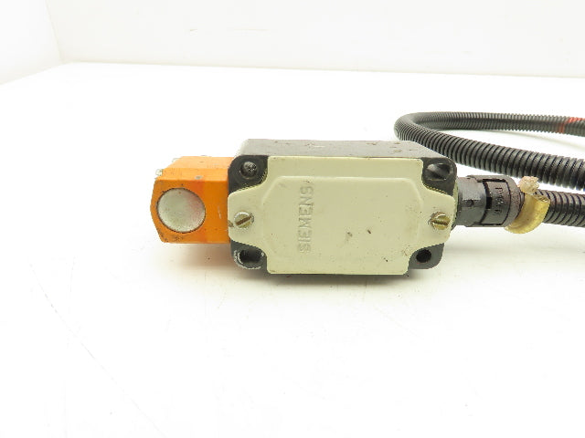 Siemens 3SE3 120-1G-Z Position Limit Switch Roller Lever 230V 6A Lot Of 4