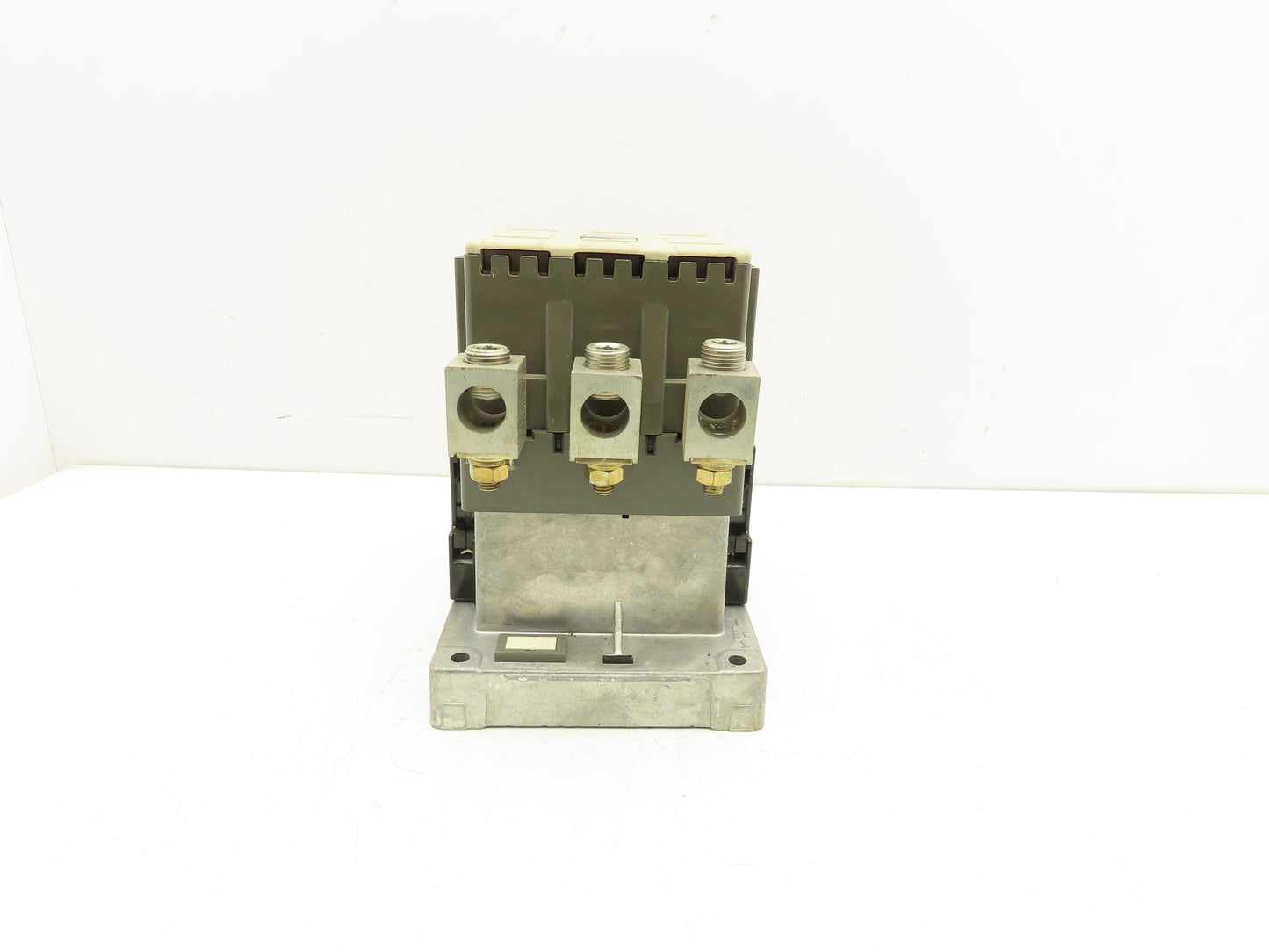Siemens-Allis CXL40*3E Contactor 135A 600V 3 Pole 120V Coil Model E