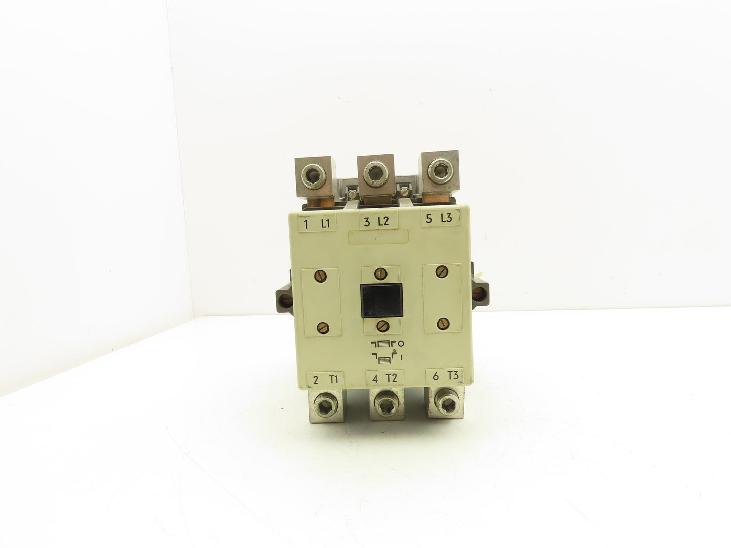 Siemens-Allis CXL40*3E Contactor 135A 600V 3 Pole 120V Coil Model E