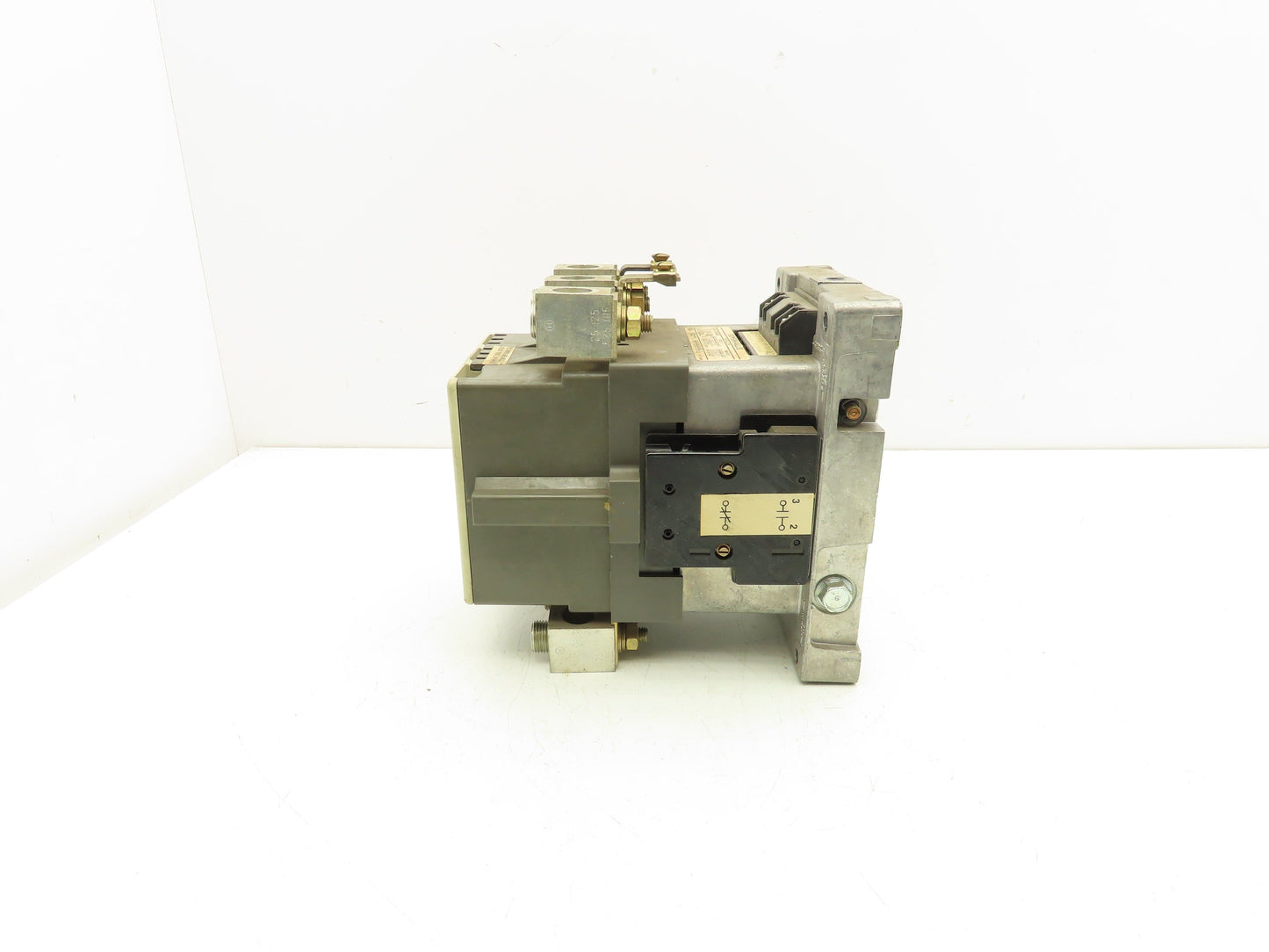 Siemens-Allis CXL40*3E Contactor 135A 600V 3 Pole 120V Coil Model E