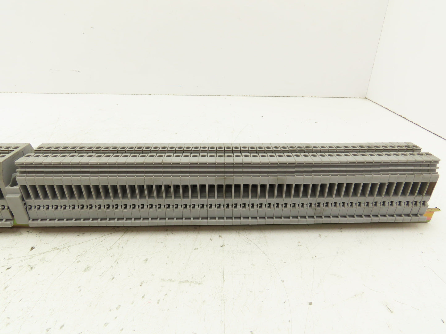 Entrelec M4/6 5116 Terminal Block DIN Rail 600V 25A 24-10AWG Lot of 95