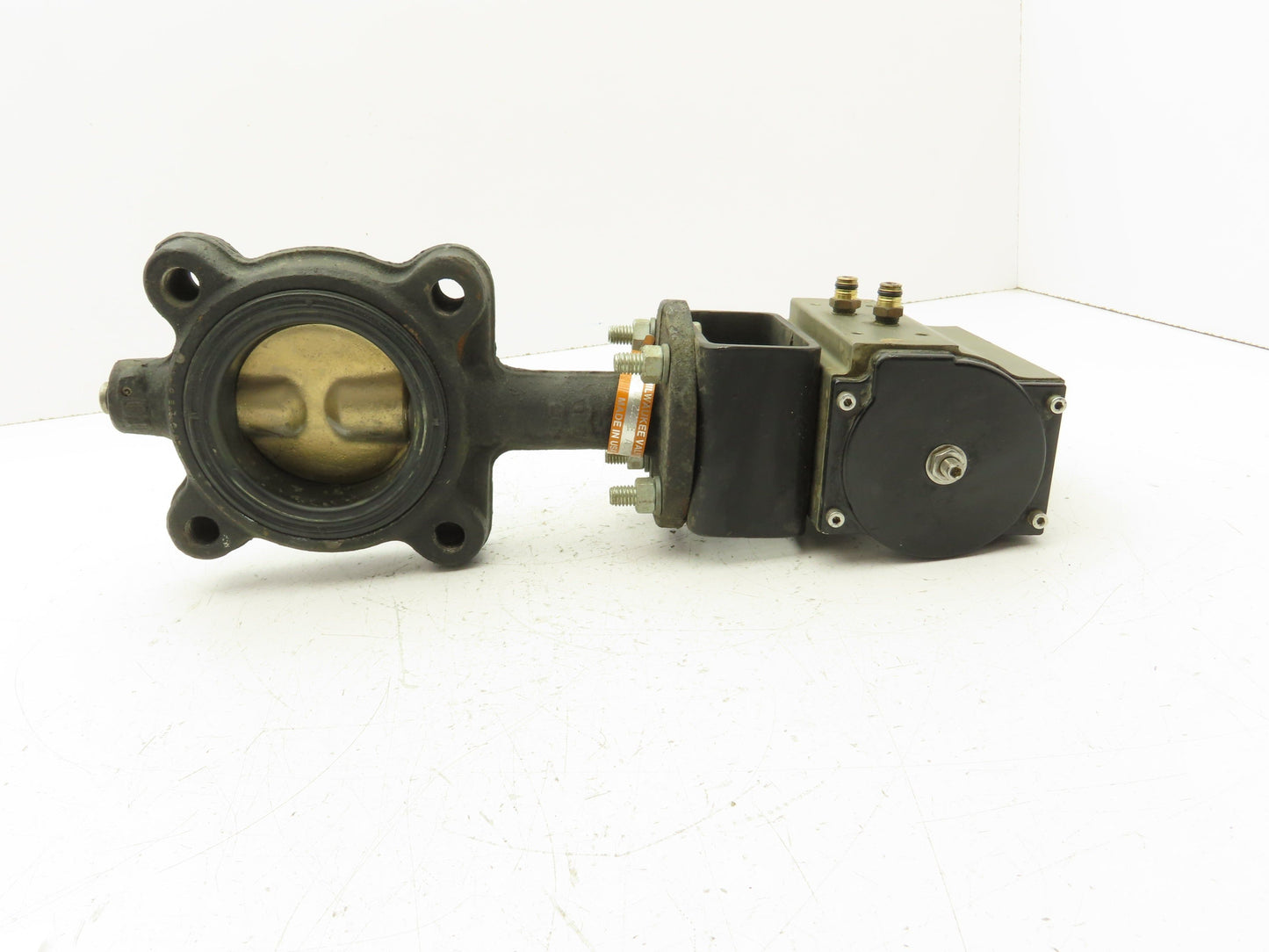 Milwaukee CL223E 3" Butterfly Valve 4-Lug w/Pneumatic Actuator RPB450