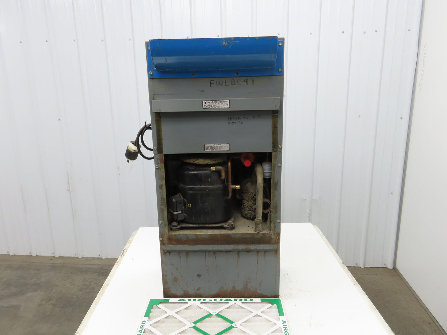 Mclean Midwest 36-0416-101 Electrical Enclosure Air Conditioner 4000 BTU 115V