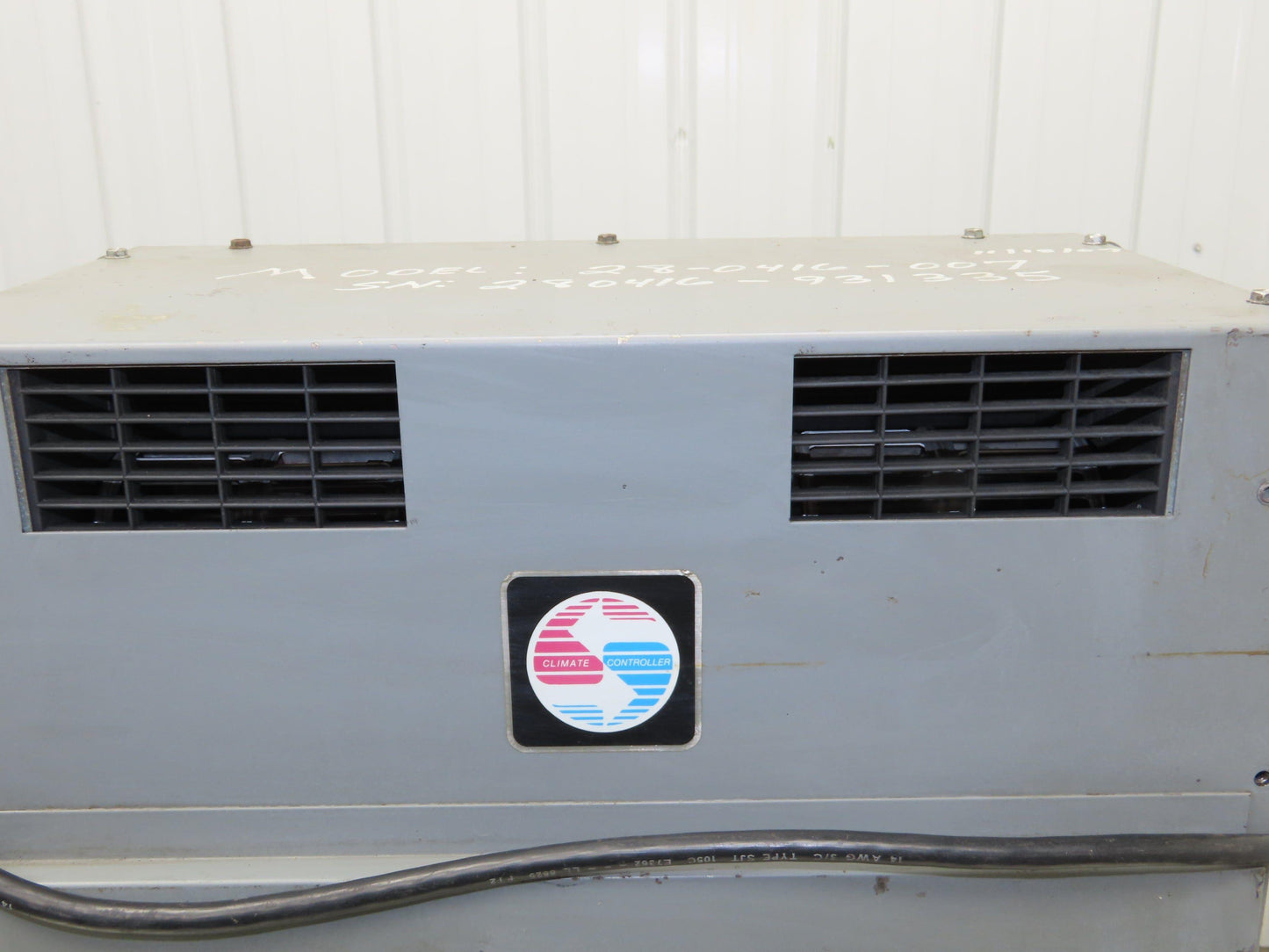 Mclean Midwest 28-0416-007 Electrical Enclosure Air Conditioner AC 4000 BTU 115V