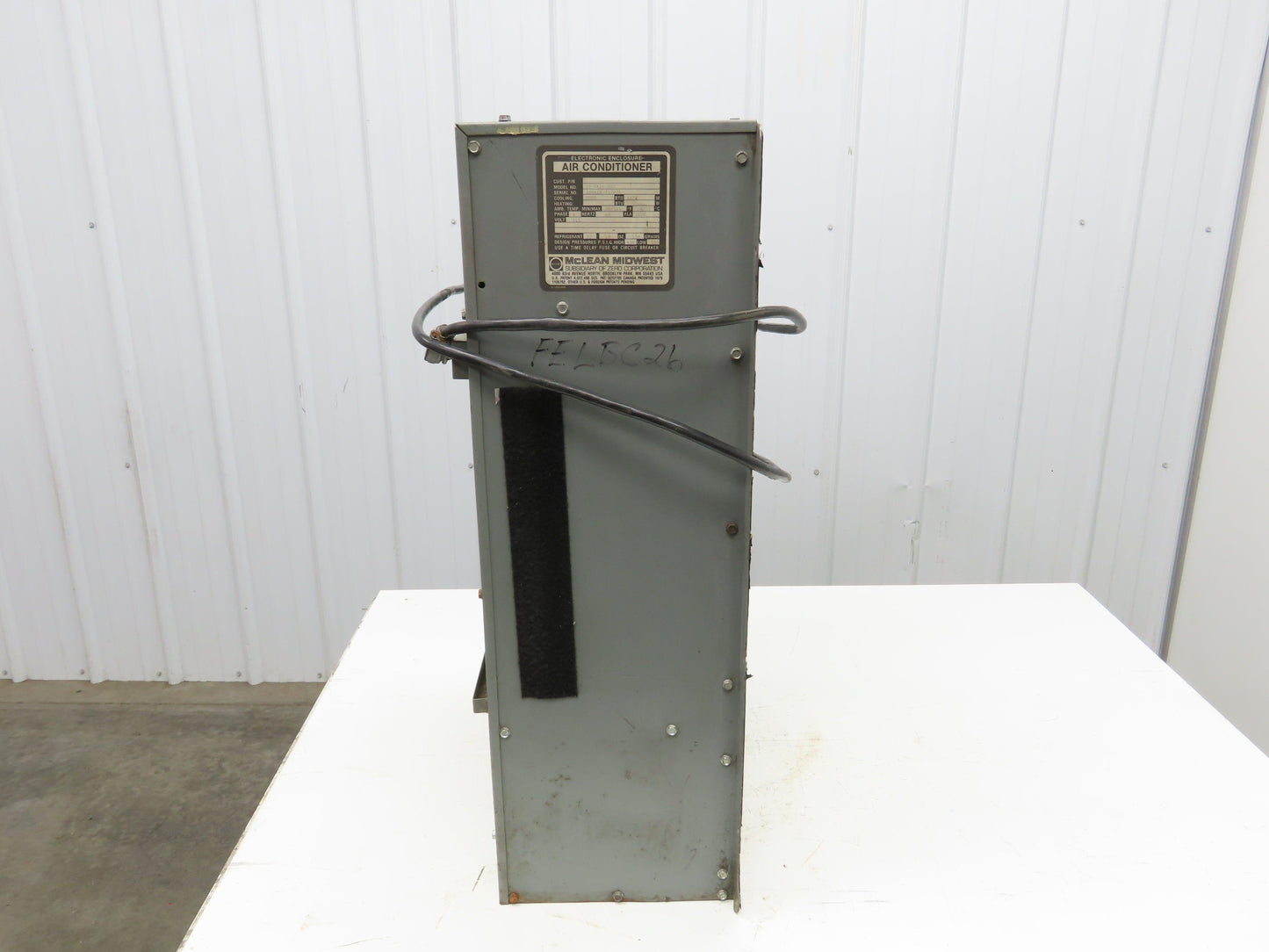 Mclean Midwest 28-0416-007 Electrical Enclosure Air Conditioner AC 4000 BTU 115V