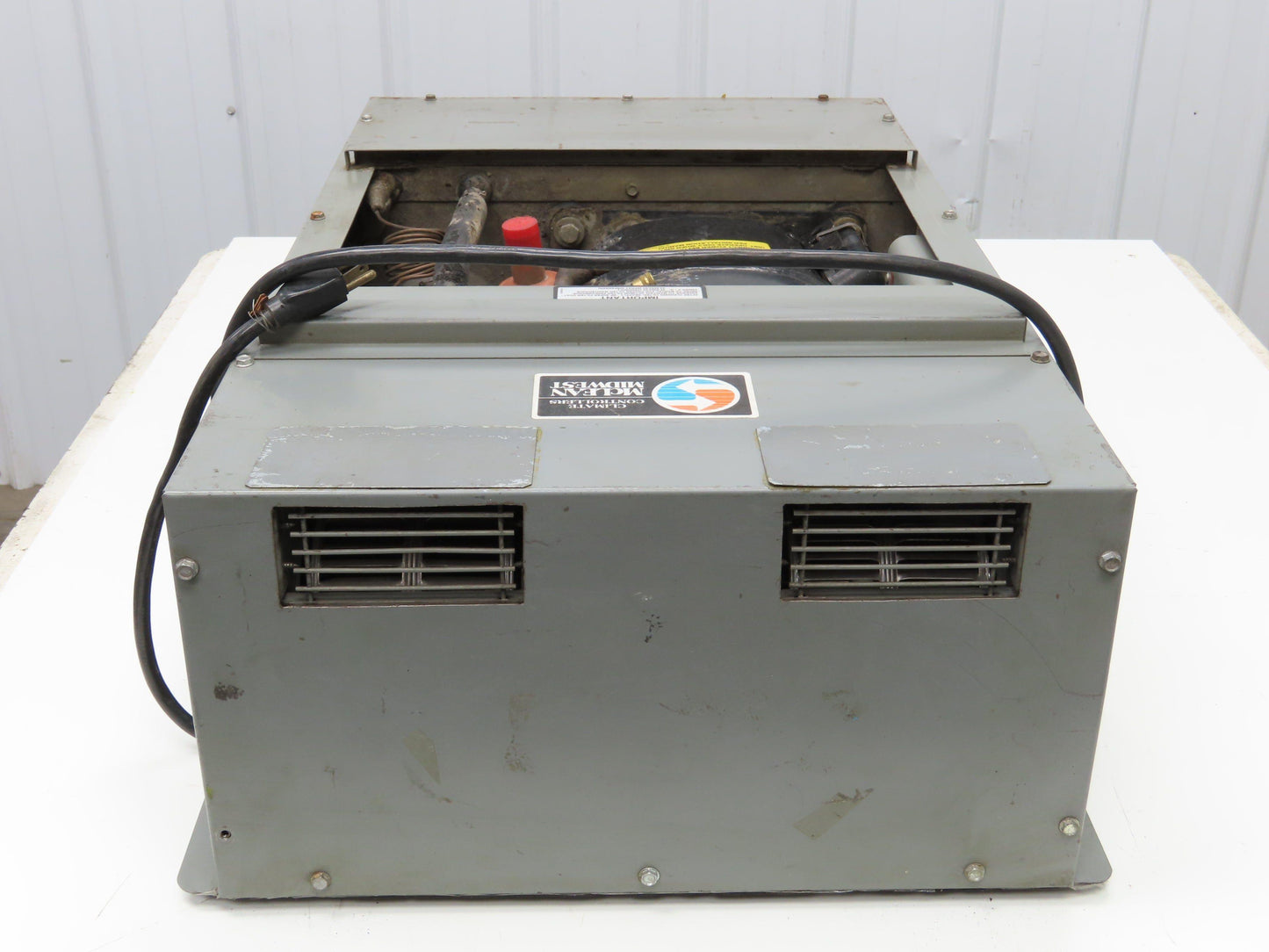 Mclean Midwest 28-0416-007 Electrical Enclosure Air Conditioner AC 4000 BTU 115V