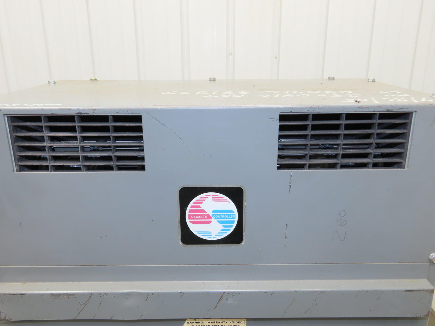 Mclean Midwest 28-0416-007 Electrical Enclosure Air Conditioner AC 4000 BTU 115V