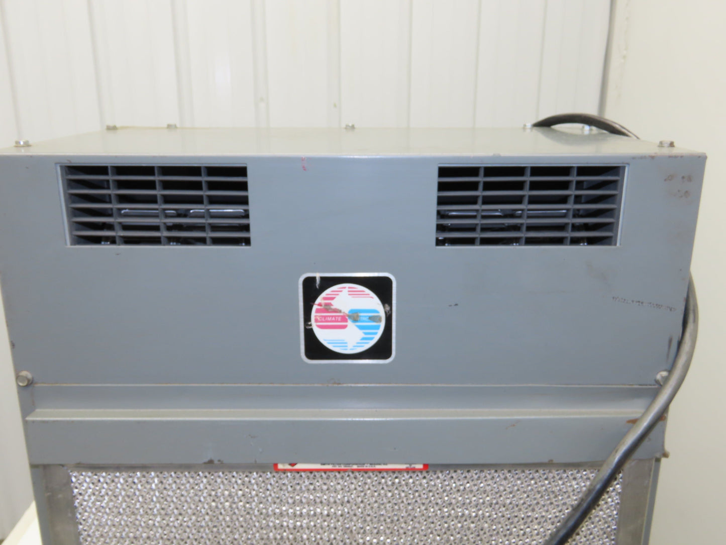 Mclean Midwest 28-0416-007 Electrical Enclosure Air Conditioner AC 4000 BTU 115V