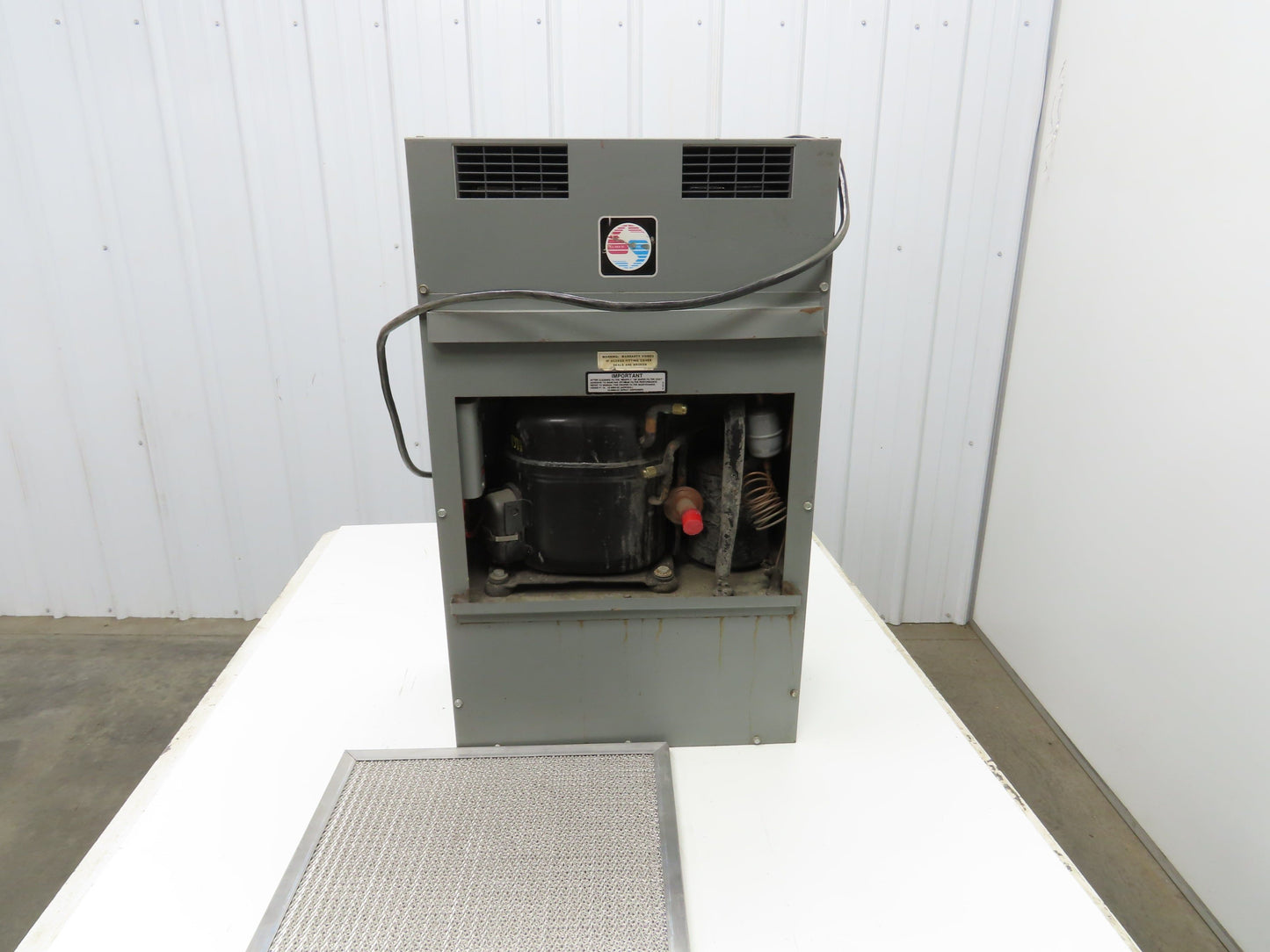 Mclean Midwest 28-0416-007 Electrical Enclosure Air Conditioner AC 4000 BTU 115V