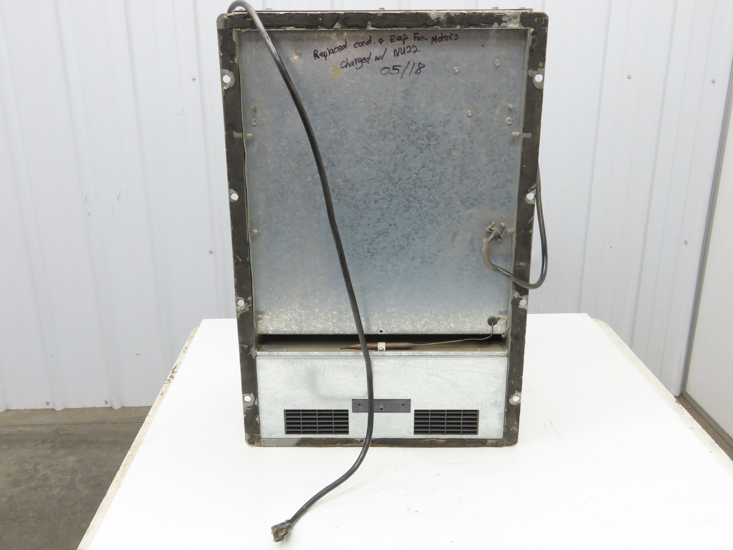 Mclean Midwest 28-0416-007 Electrical Enclosure Air Conditioner AC 4000 BTU 115V