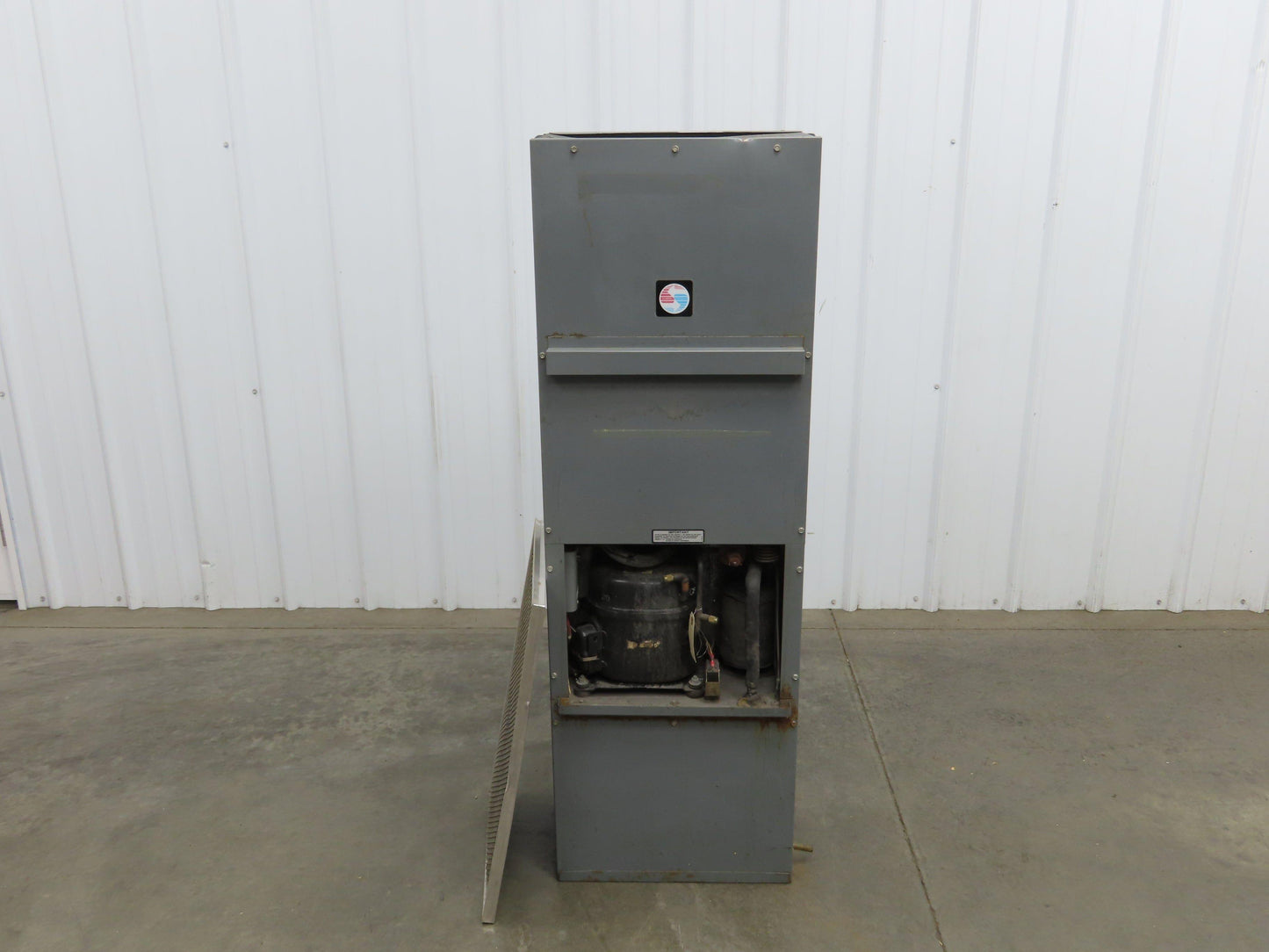 Mclean Midwest 52-1026-014 Electrical Enclosure Air Conditioner 10000 BTU 460V