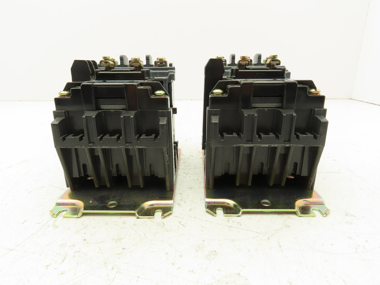 Allen-Bradley 500-AOD930 Motor Starter Contactor 120V Coil 600VAC 18A Lot Of 2