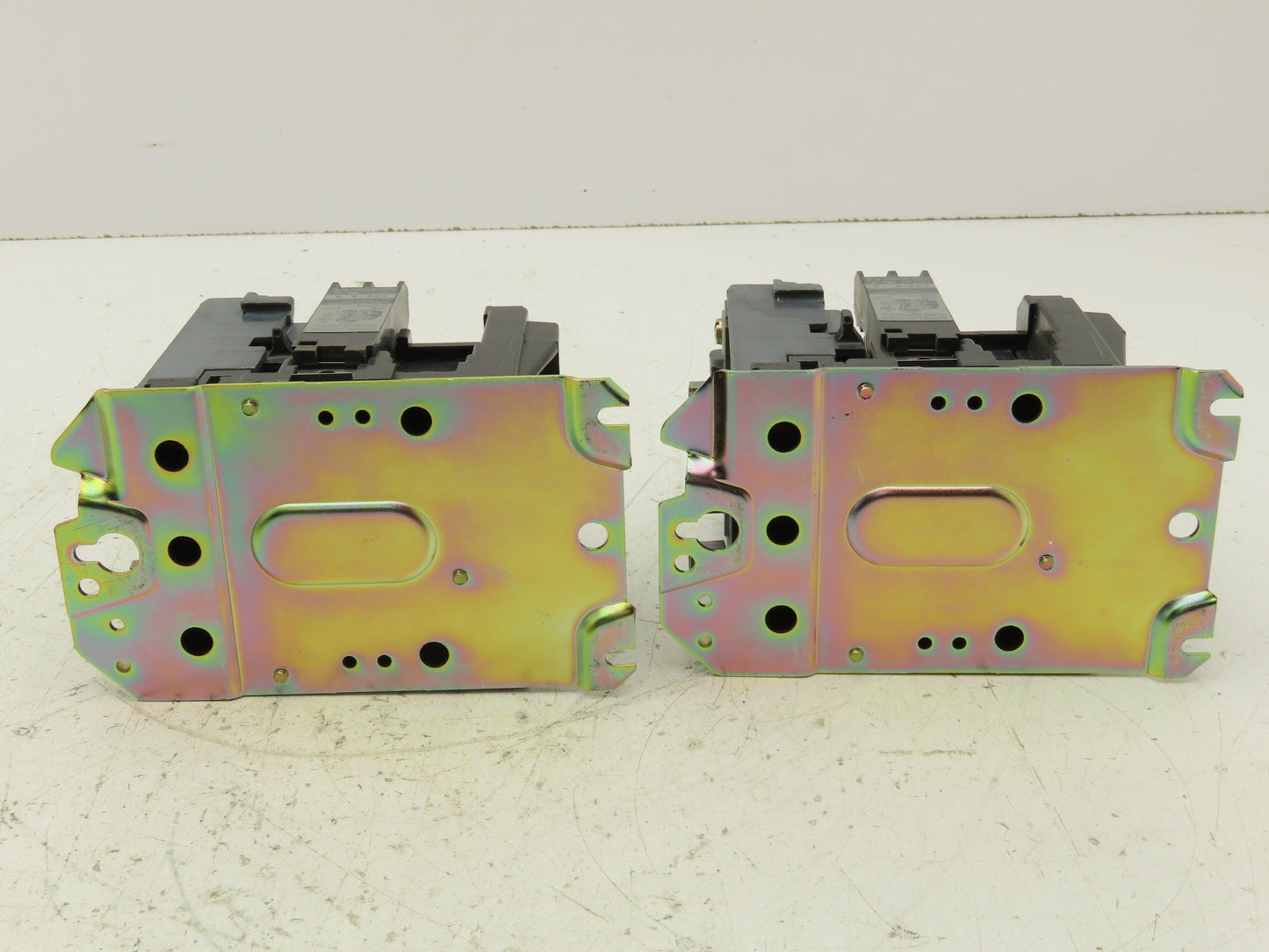 Allen-Bradley 500-AOD930 Motor Starter Contactor 120V Coil 600VAC 18A Lot Of 2