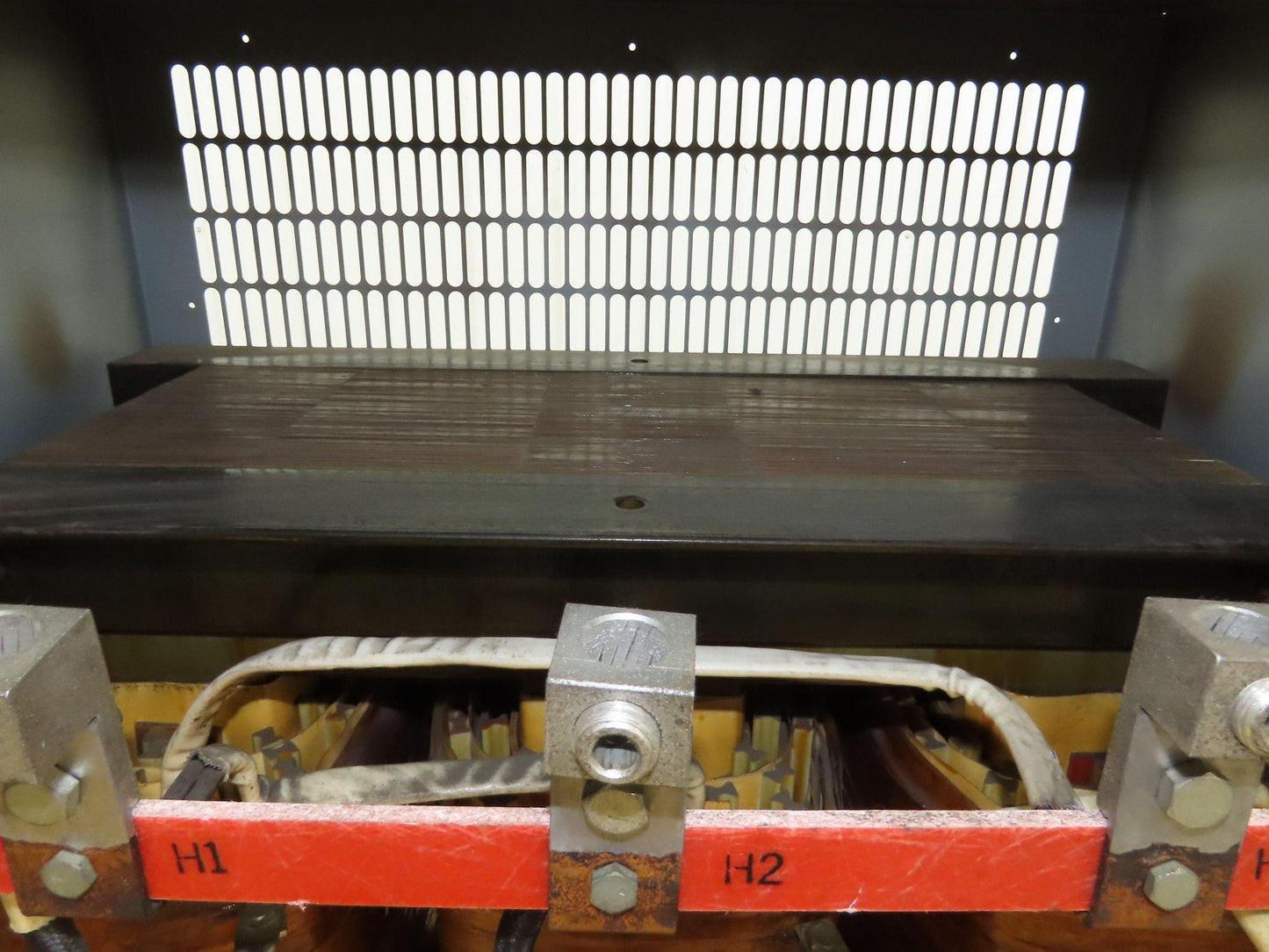 Hammond DR175YL Industrial Electric Power Transformer 175kva HV 480D LV 325Y 3Ph
