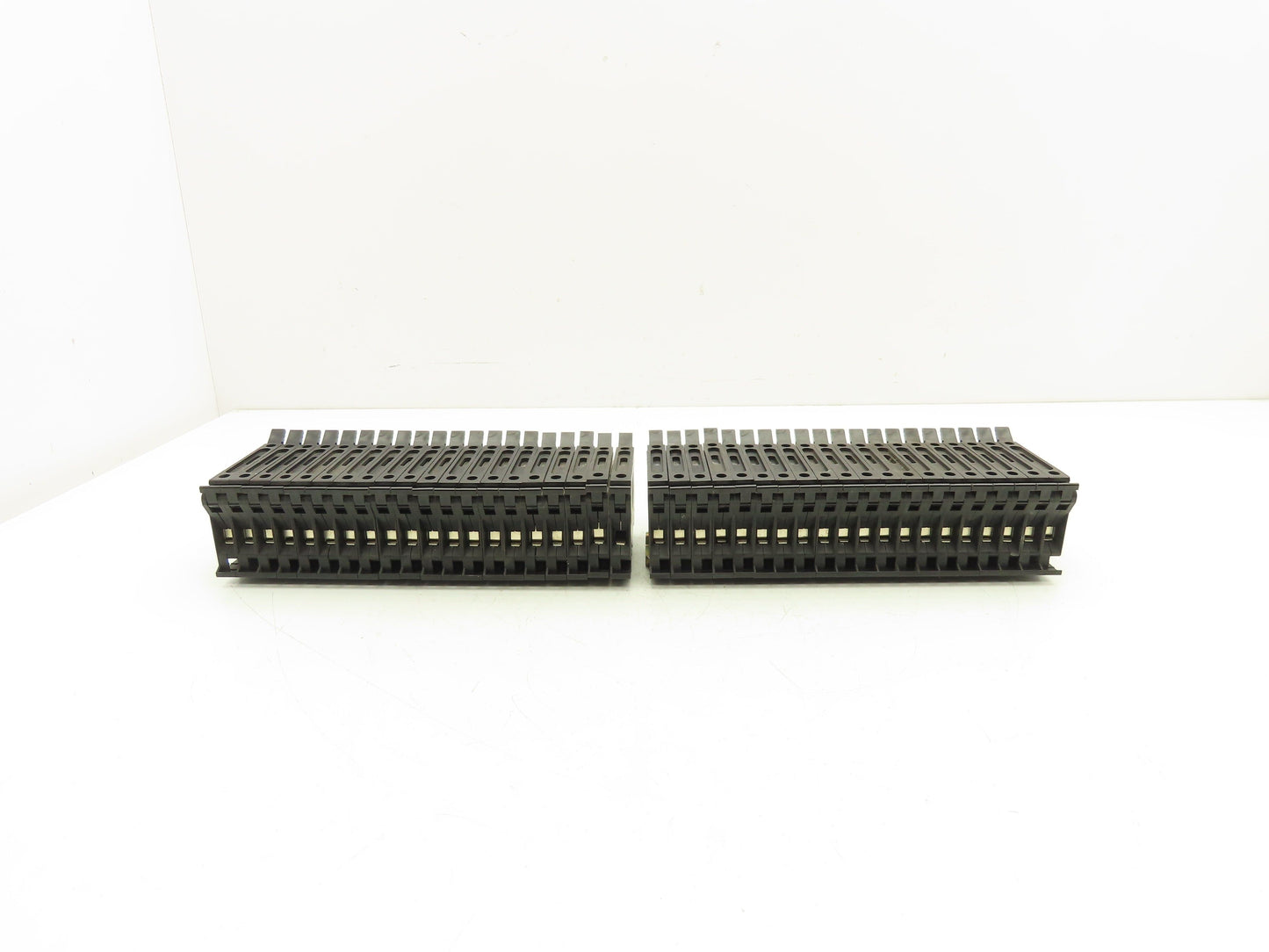 Phoenix Contact UK6.3-HESI Fuse Holder DIN Rail Mountable 26-8AWG 10A Lot of 40