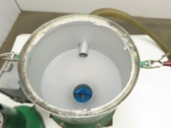 Vac-U-Max Dry Bulk Hopper 12" Receiver with Vacuum Wand 1.5" Suction Feeder 115V