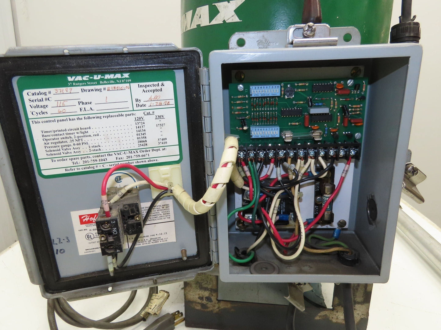 Vac-U-Max Dry Bulk Hopper 12" Receiver with Vacuum Wand 1.5" Suction Feeder 115V