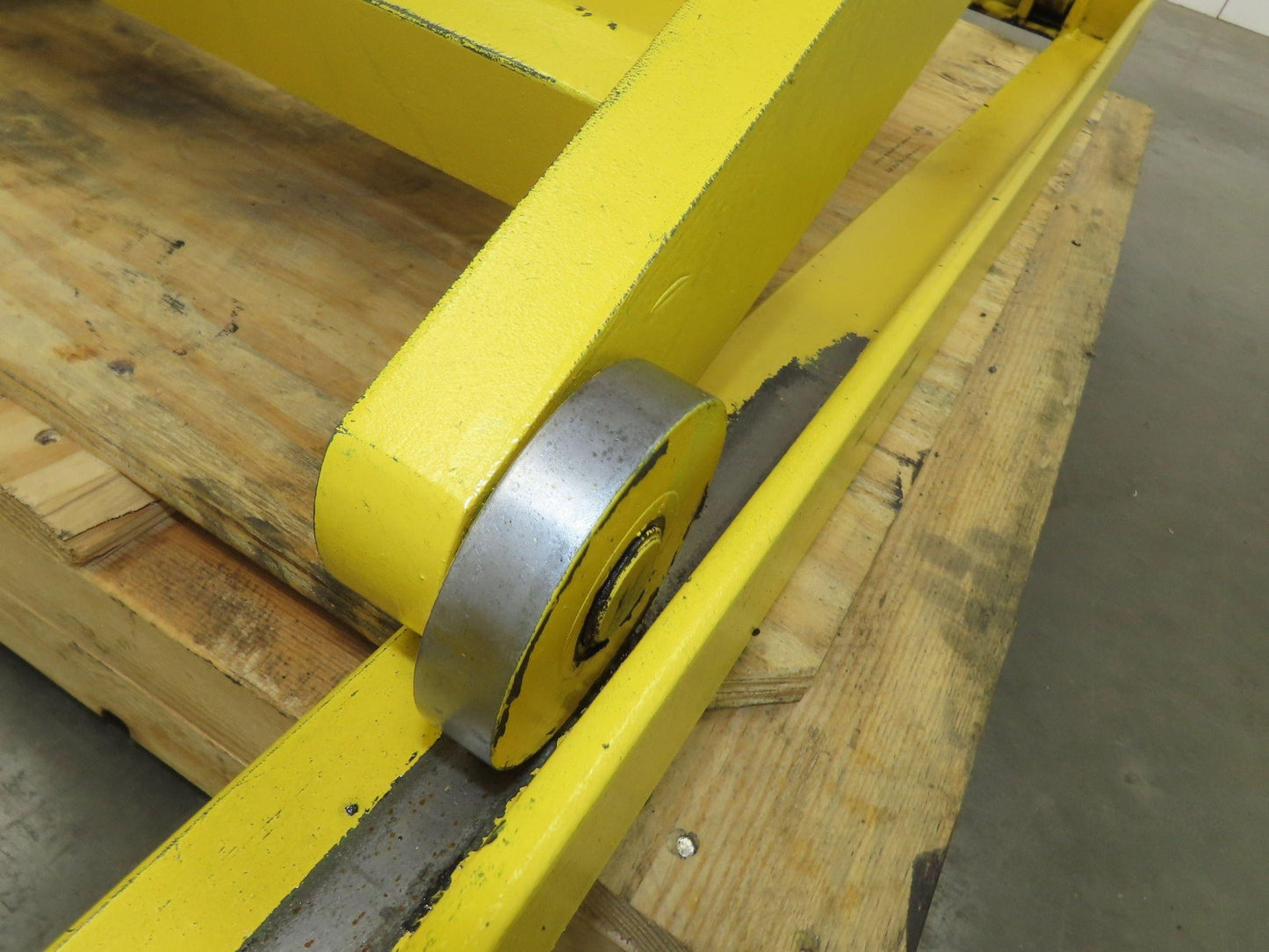 1000LB Scissor Lift Table 64" Travel 38x60" Gravity Roller Conveyor Top 3Ph