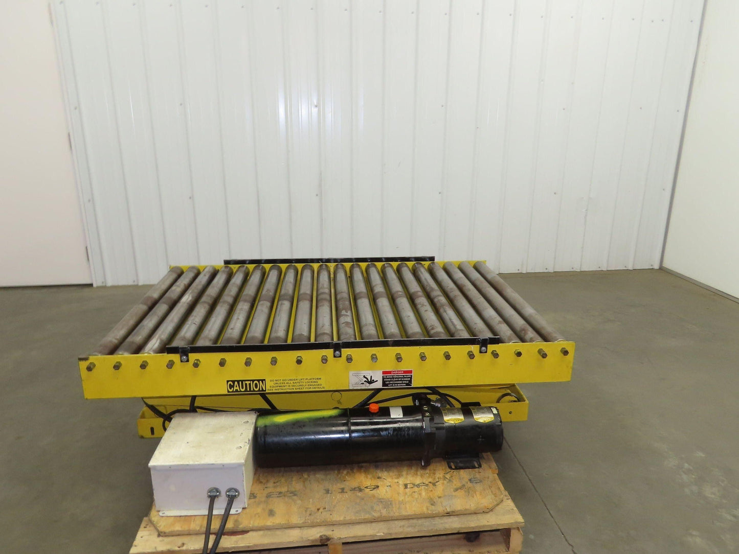 1000LB Scissor Lift Table 64" Travel 38x60" Gravity Roller Conveyor Top 3Ph