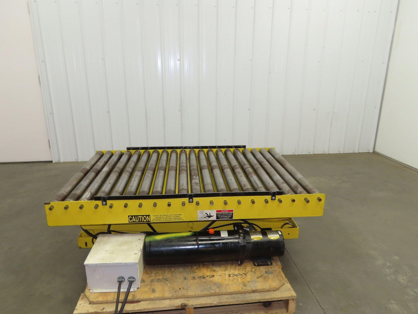 1000LB Scissor Lift Table 64" Travel 38x60" Gravity Roller Conveyor Top 3Ph