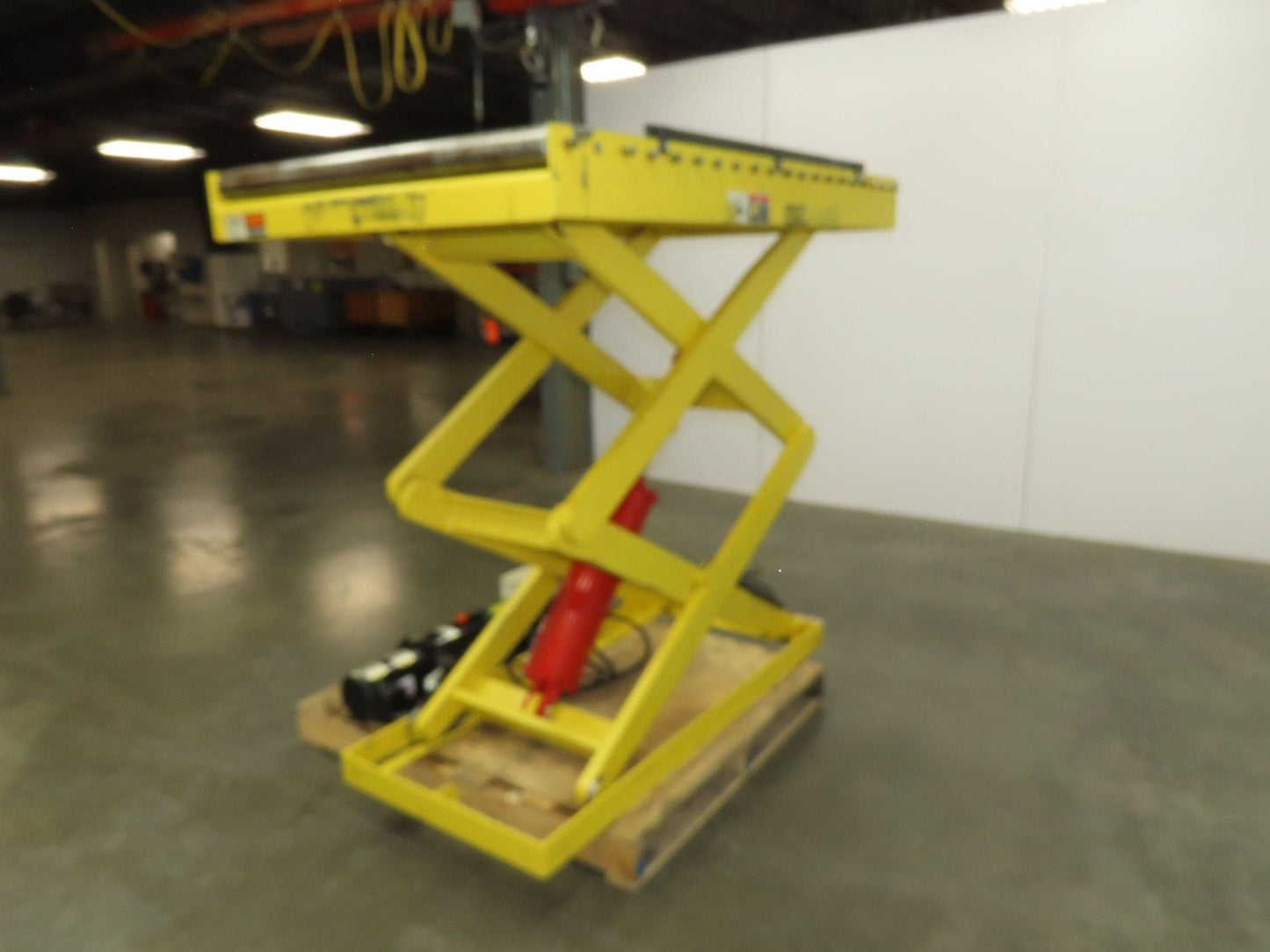 1000LB Scissor Lift Table 64" Travel 38x60" Gravity Roller Conveyor Top 3Ph