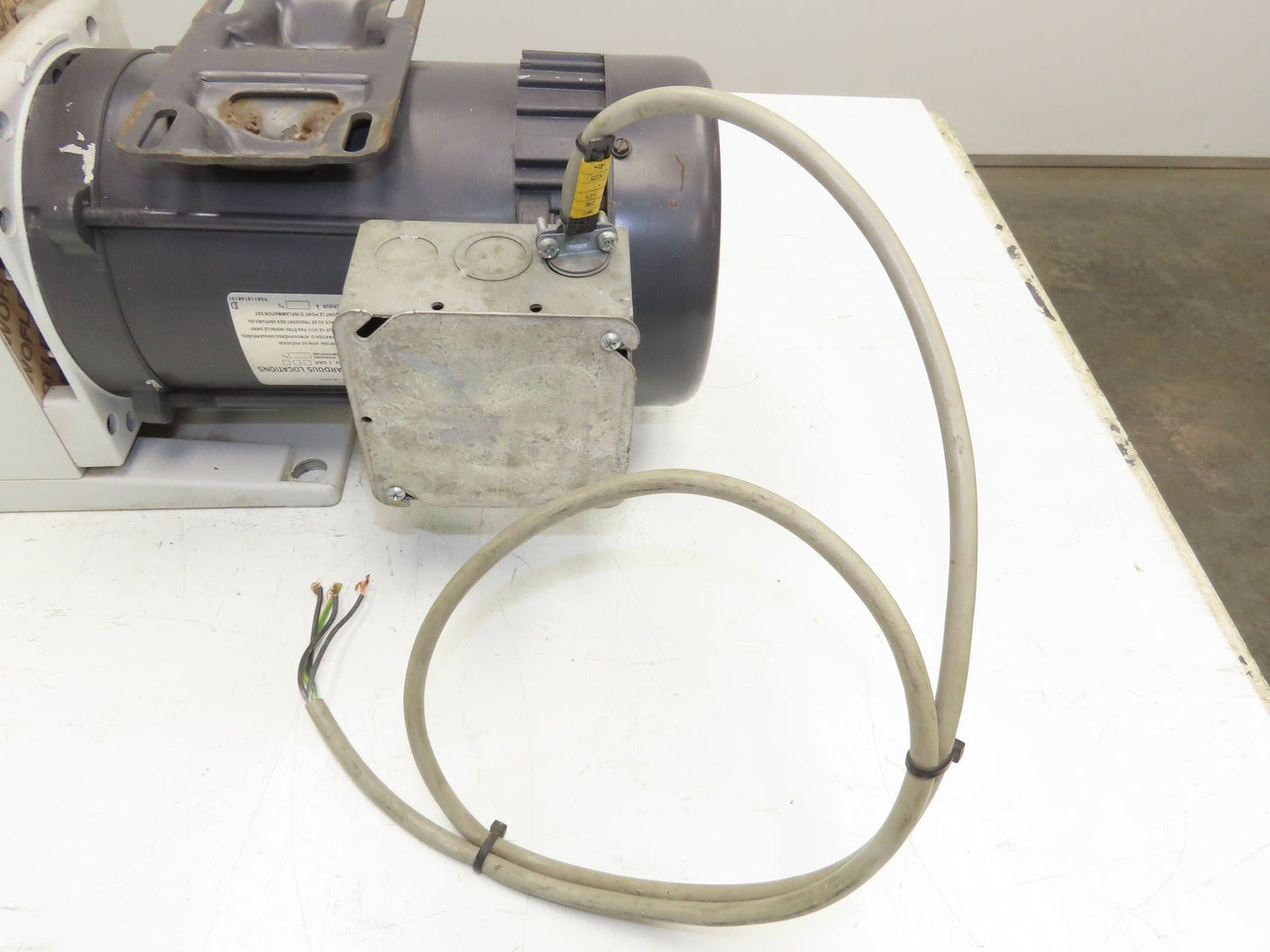 Trivac D16B 2-Stage Rotary Vane Vacuum Pump 70 GPM 12 CFM 1Hp 230/460V 3PH